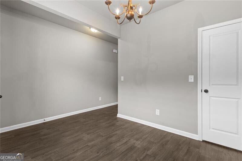 891 Walnut Woods Drive Property Photo 4