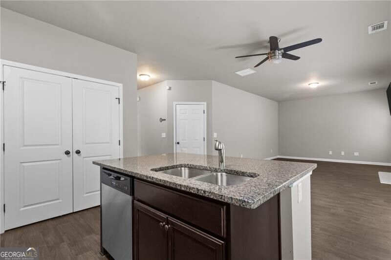 891 Walnut Woods Drive Property Photo 10