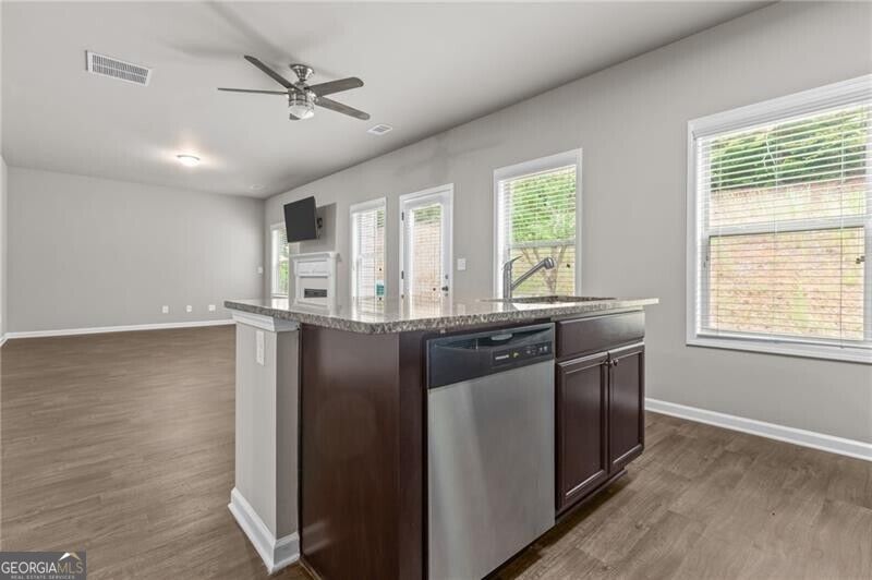 891 Walnut Woods Drive Property Photo 12