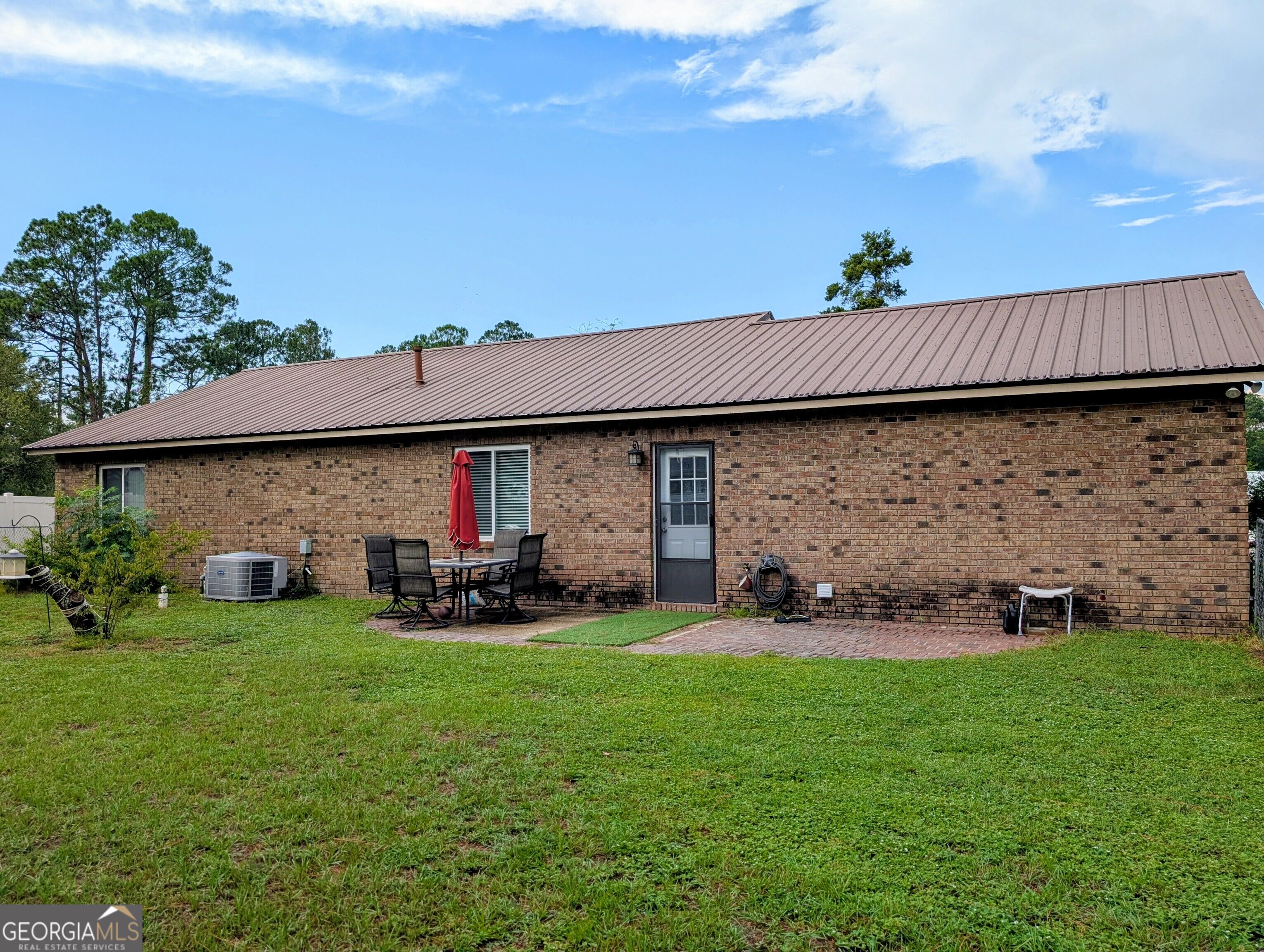 775 S 6th Street Property Photo 3