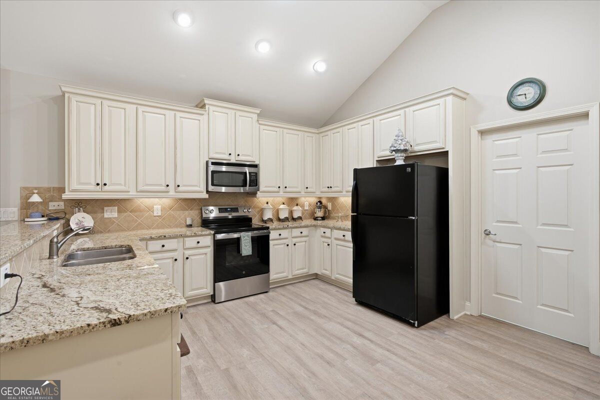 222 Orchards Circle Property Photo 14