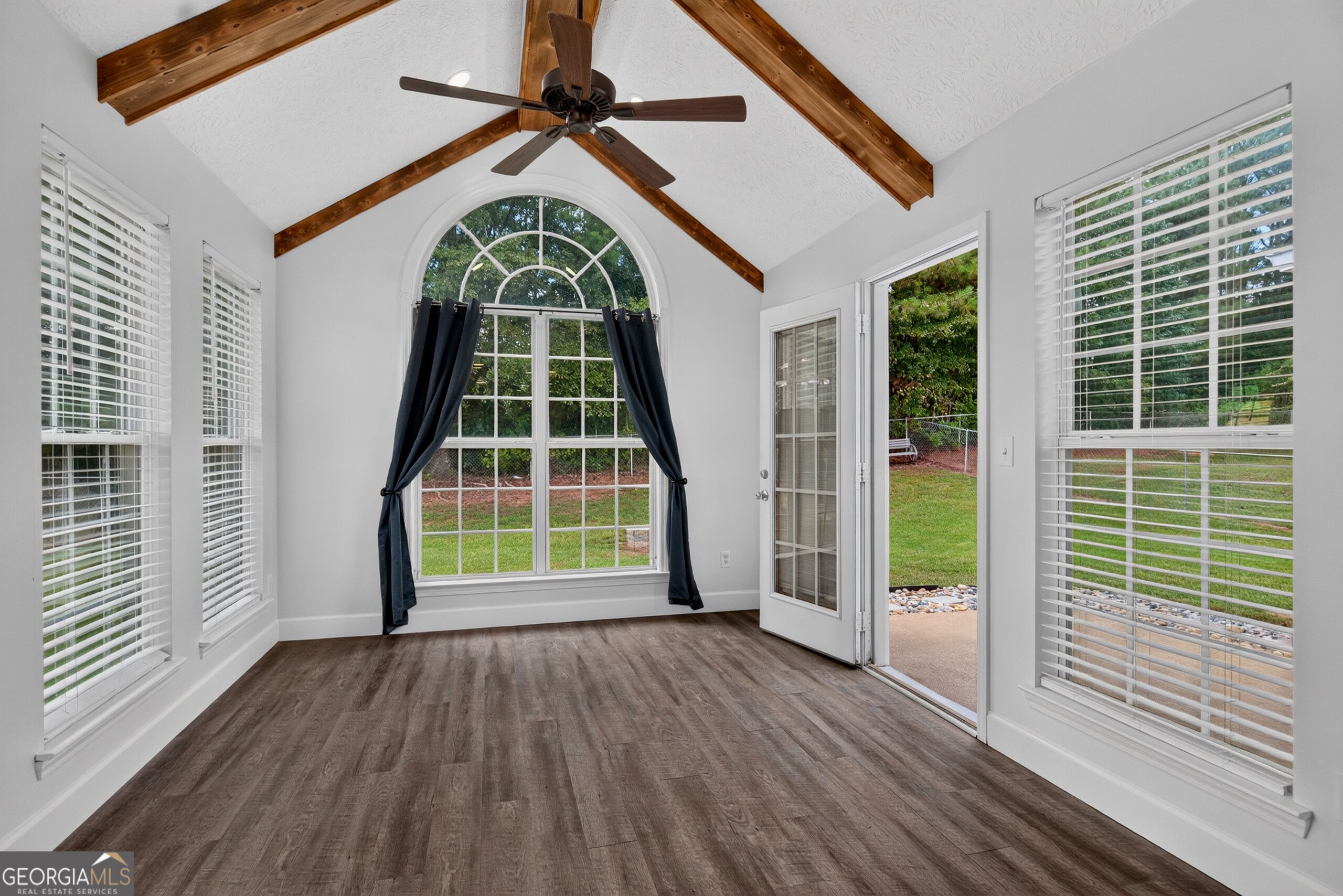 412 Lexington Park Drive Property Photo 12