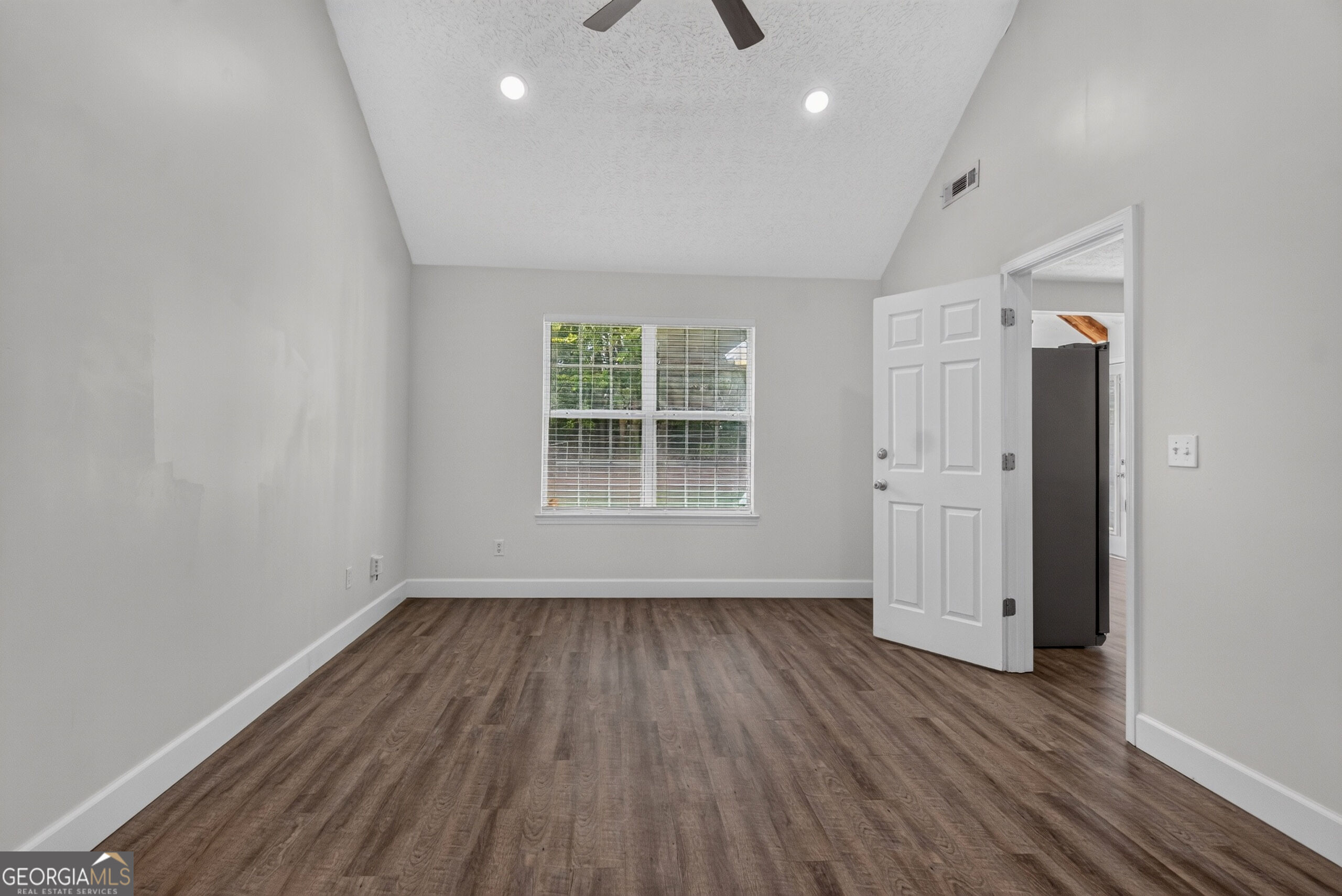 412 Lexington Park Drive Property Photo 13