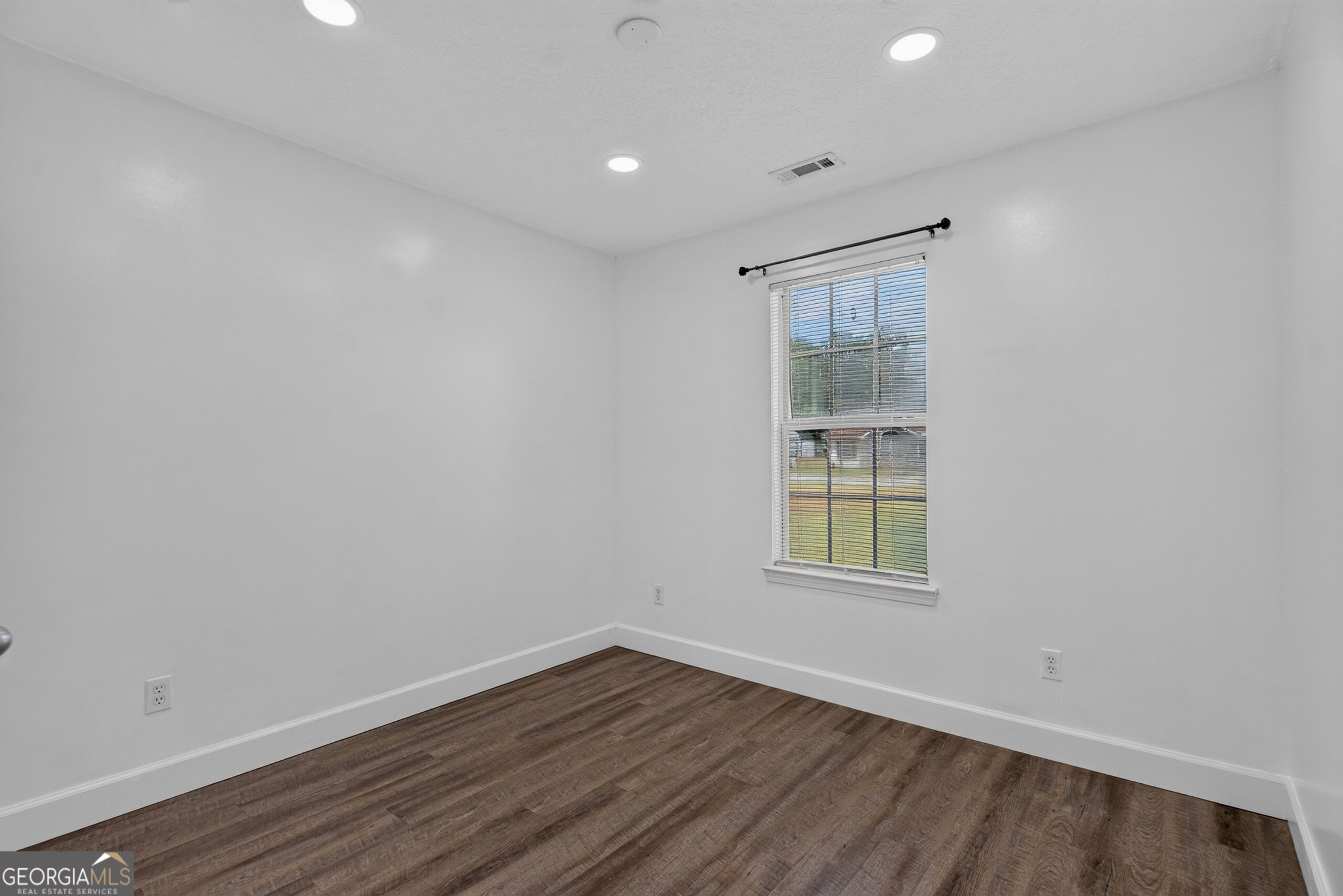 412 Lexington Park Drive Property Photo 18