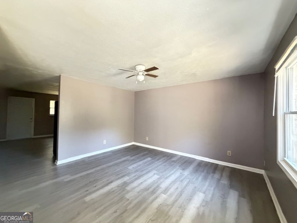 214 Wesley Way Property Photo 5