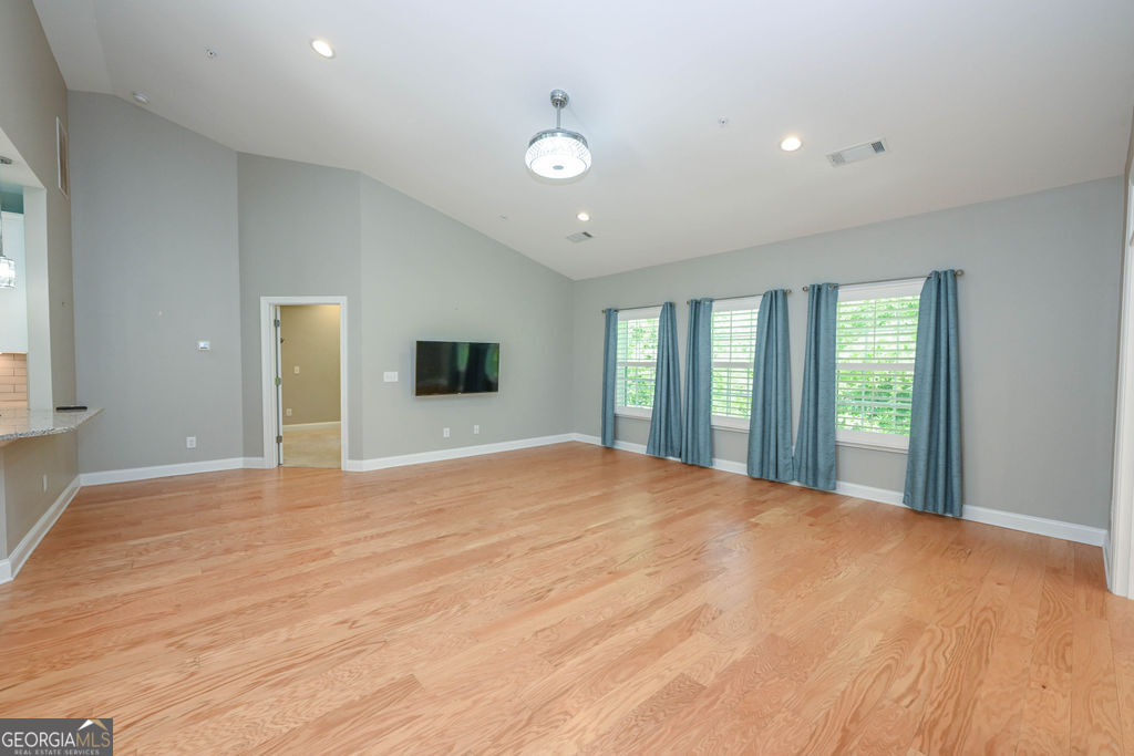 3504 Commonwealth Circle Property Photo 3