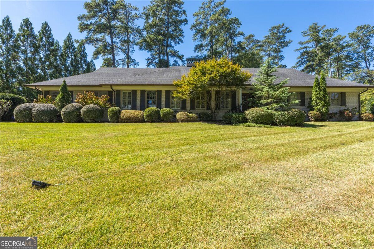 377 Old Club Road S Property Photo 1
