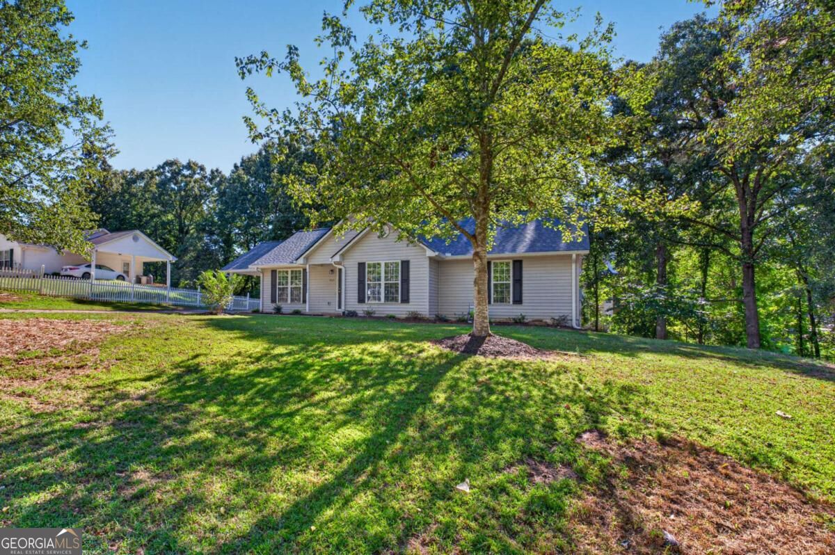 5545 Sallee Drive Property Photo 2