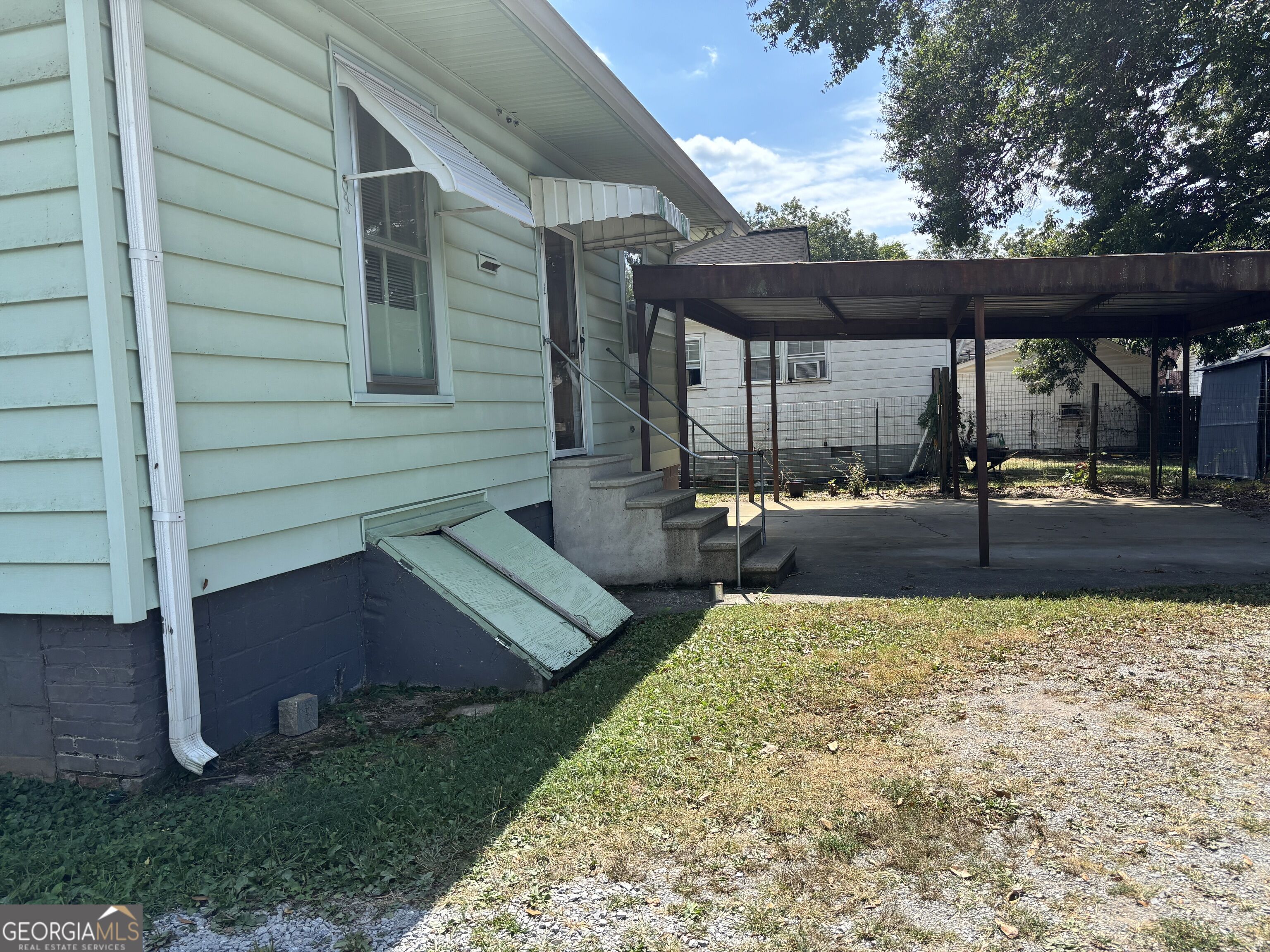 109 Newcomb Street Property Photo 2