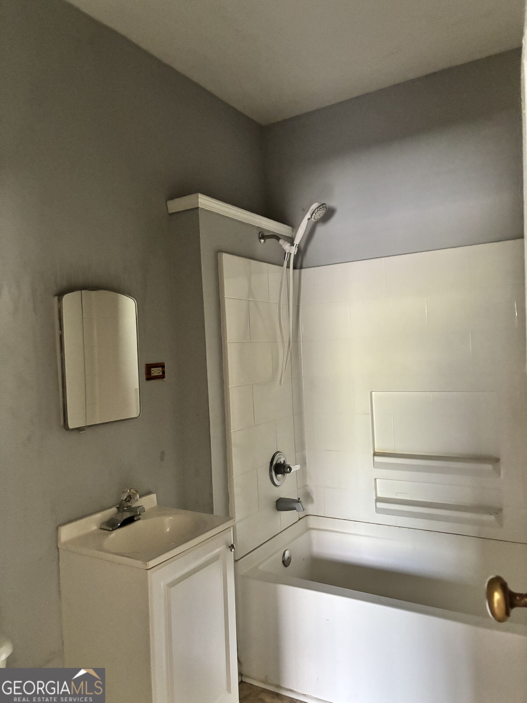 109 Newcomb Street Property Photo 7
