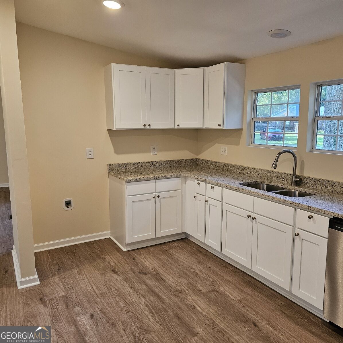 1196 Hendricks Road Property Photo 4
