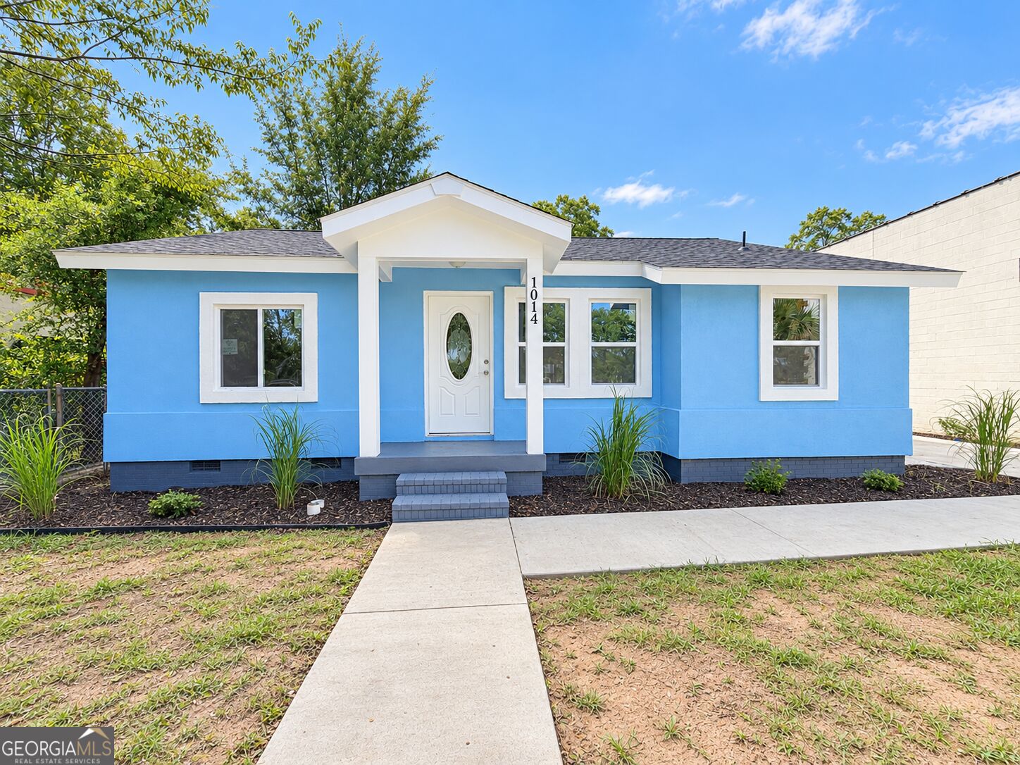 1014 W Highland Avenue Property Photo 1