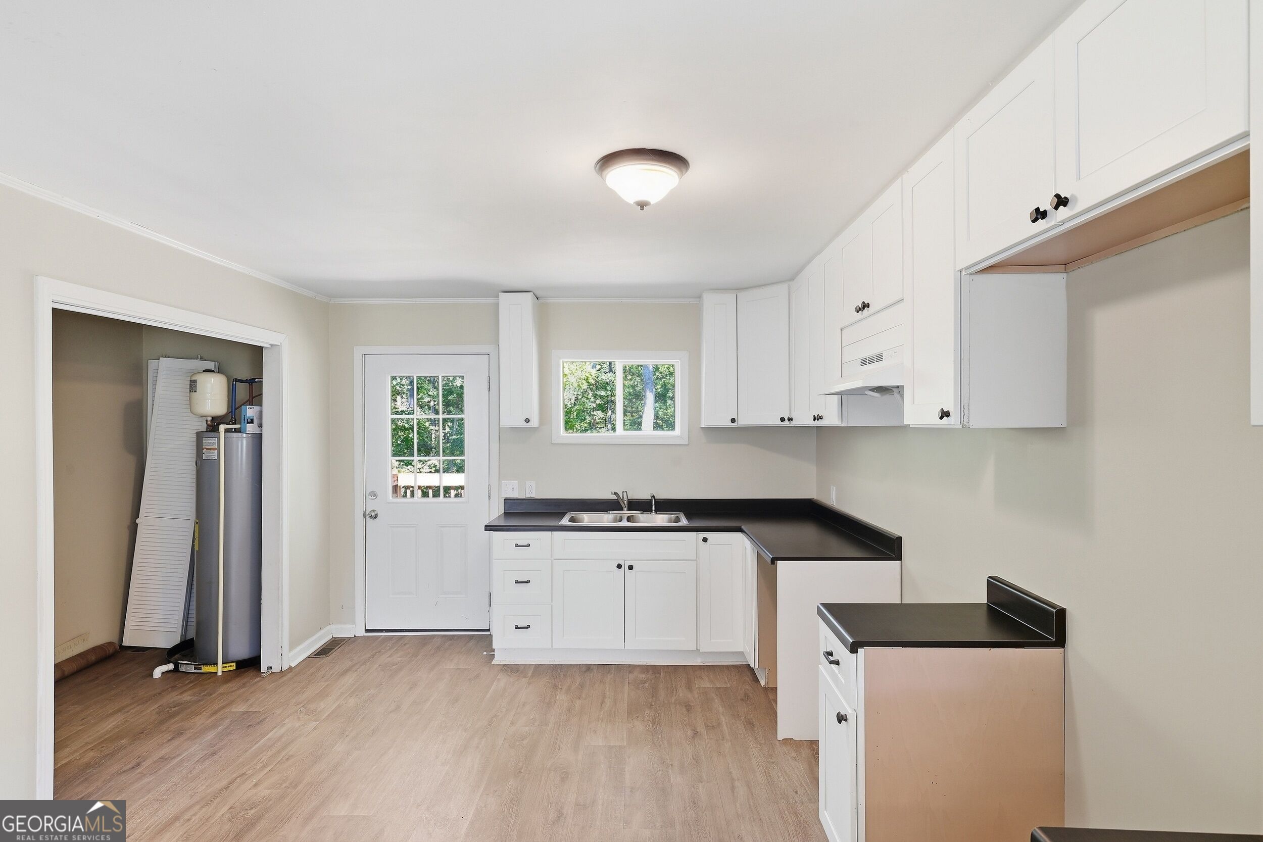 2421 E Silver Shoals Road Property Photo 13