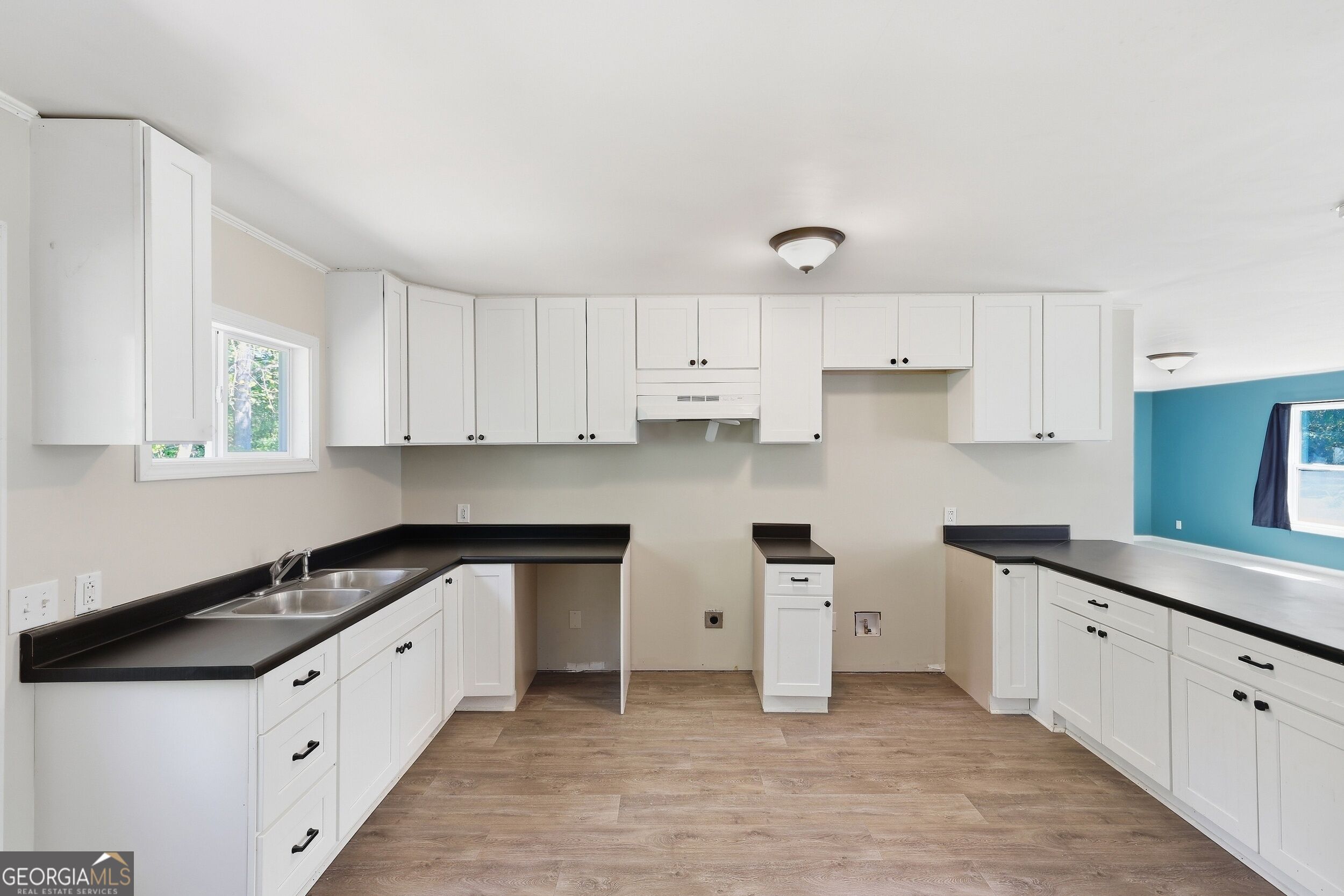 2421 E Silver Shoals Road Property Photo 14