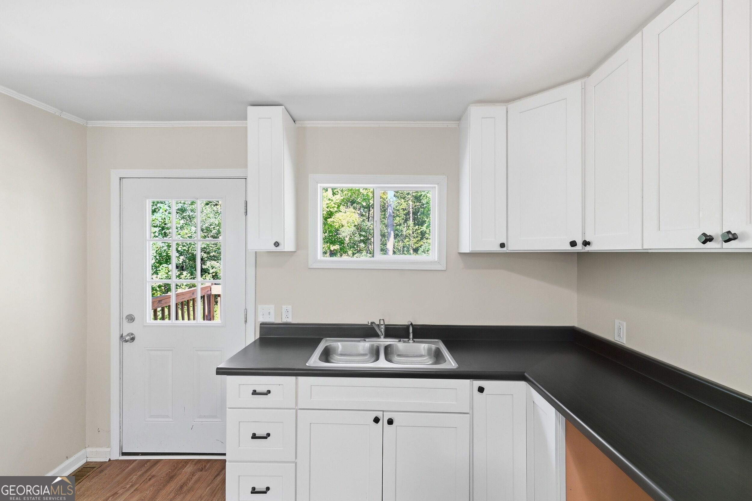 2421 E Silver Shoals Road Property Photo 15