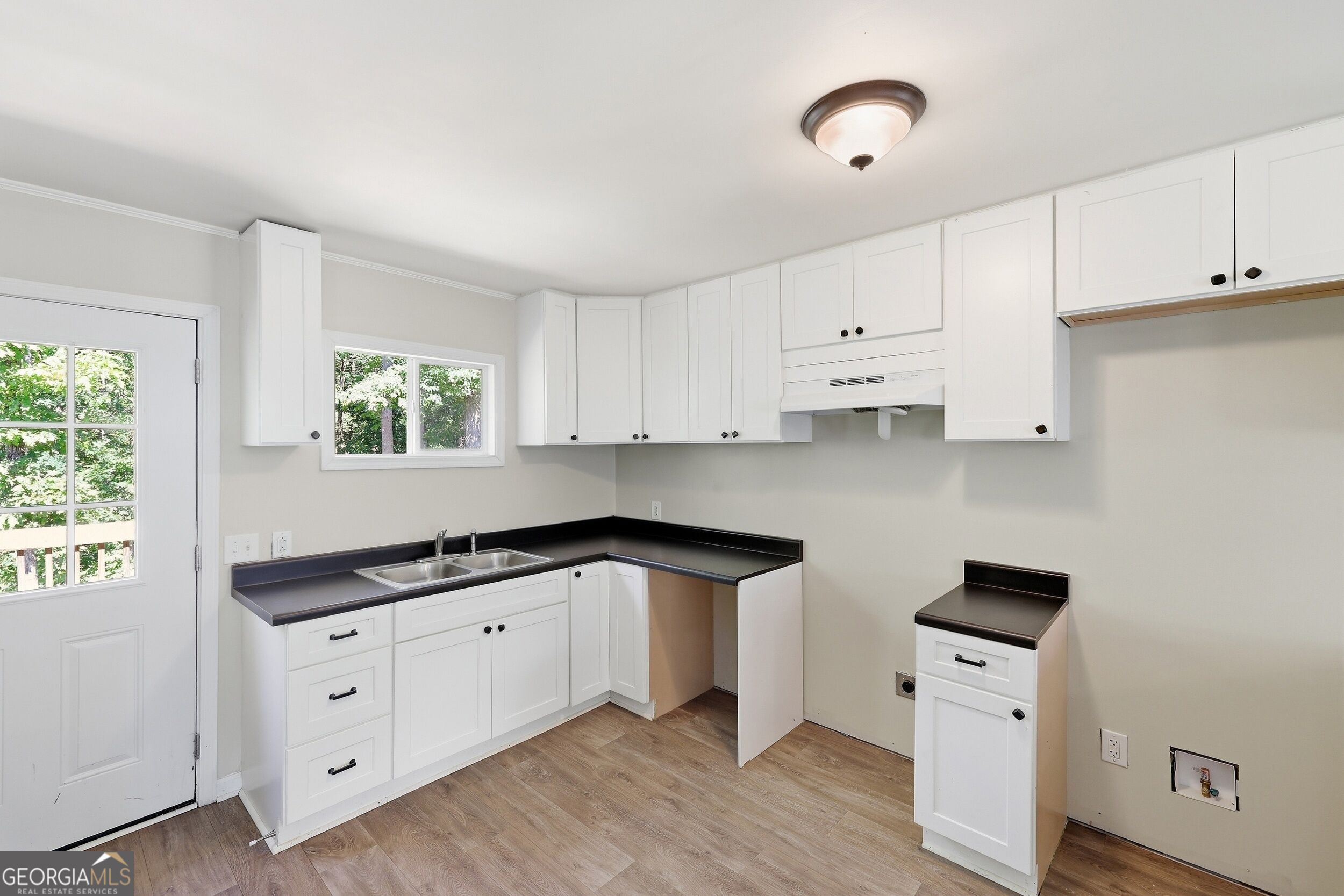 2421 E Silver Shoals Road Property Photo 19