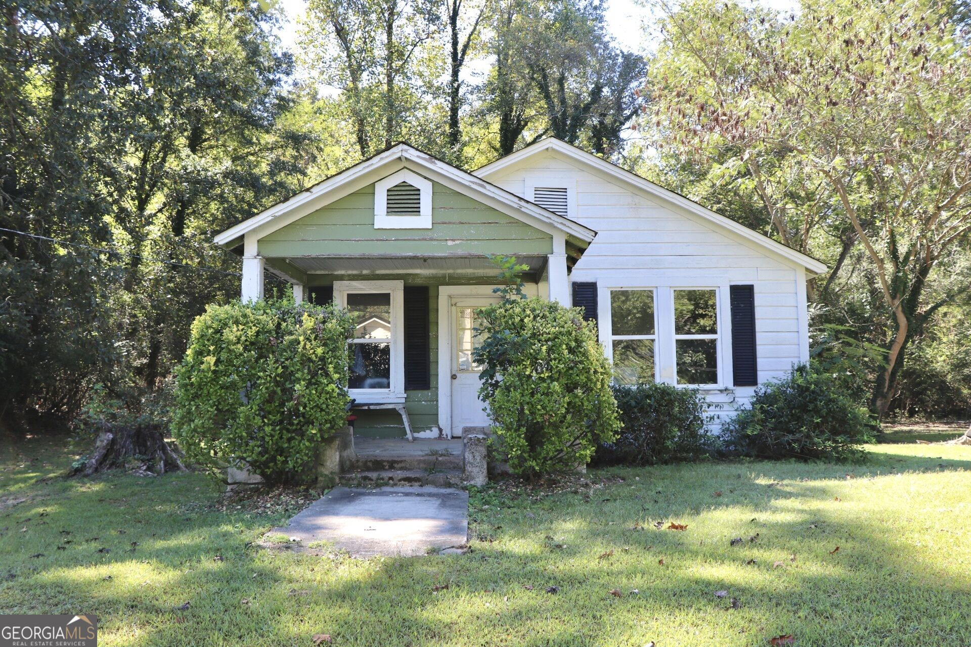 121 Mckenzie Avenue Property Photo 1