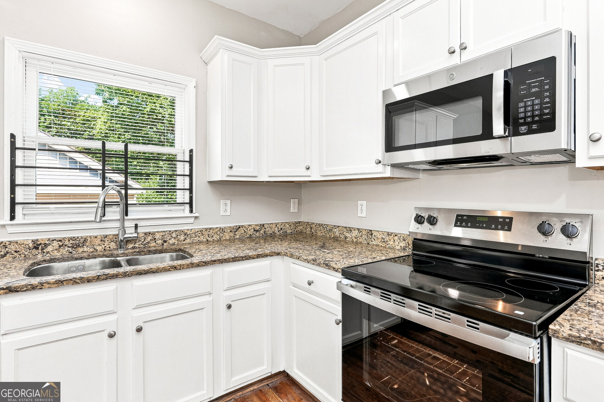 697 Cooper Street Sw Property Photo 10