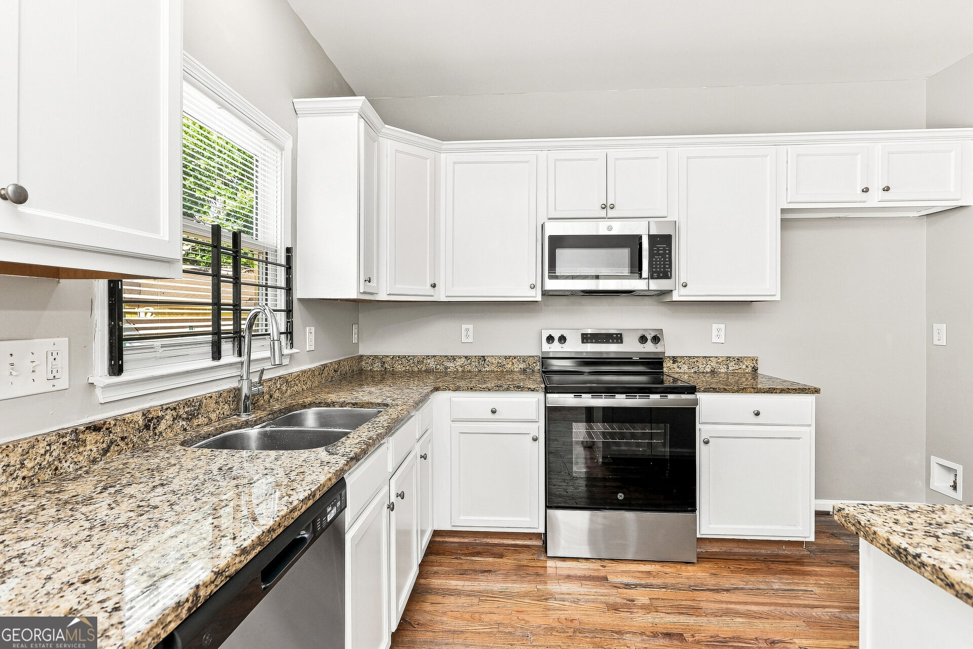 697 Cooper Street Sw Property Photo 11