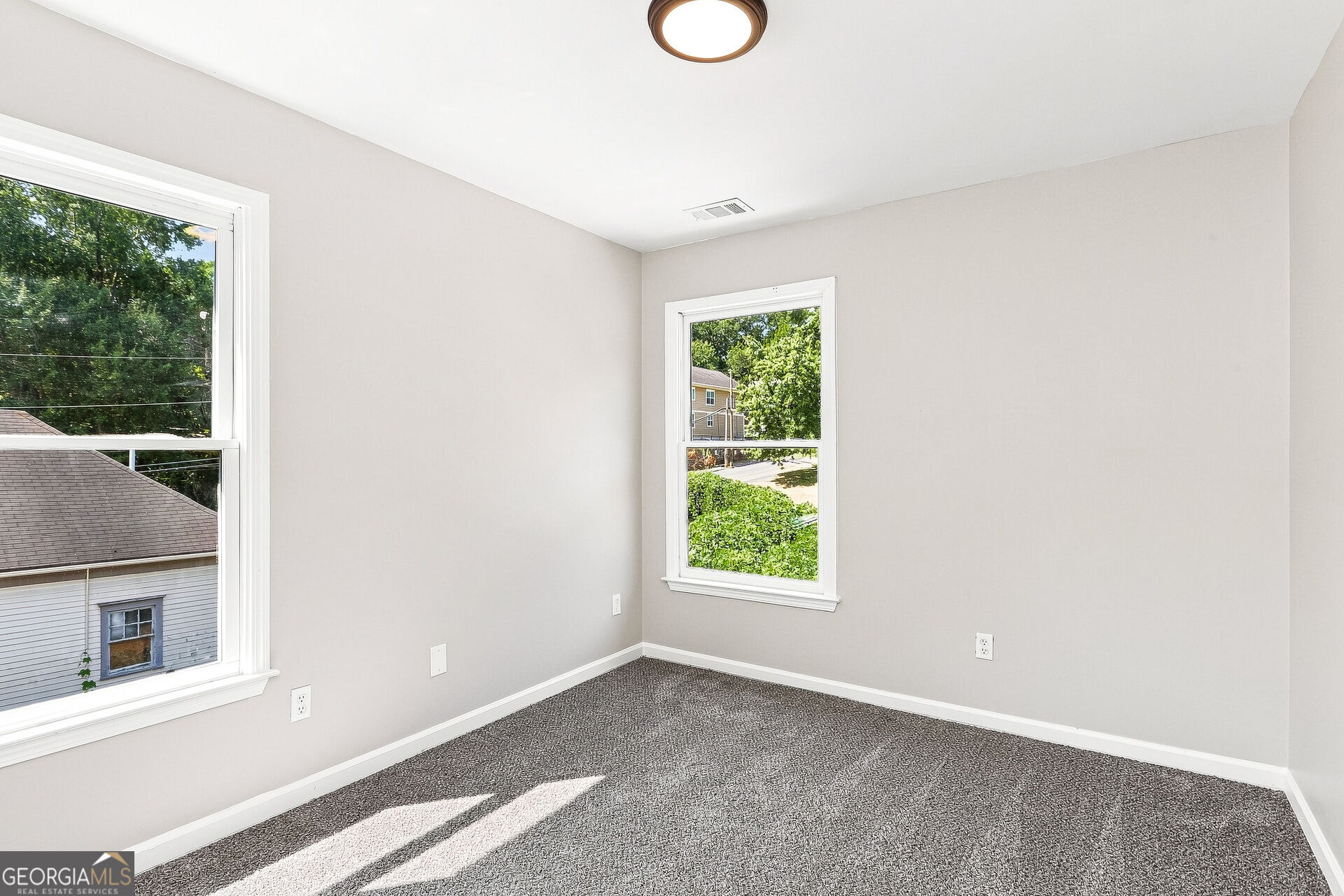 697 Cooper Street Sw Property Photo 13