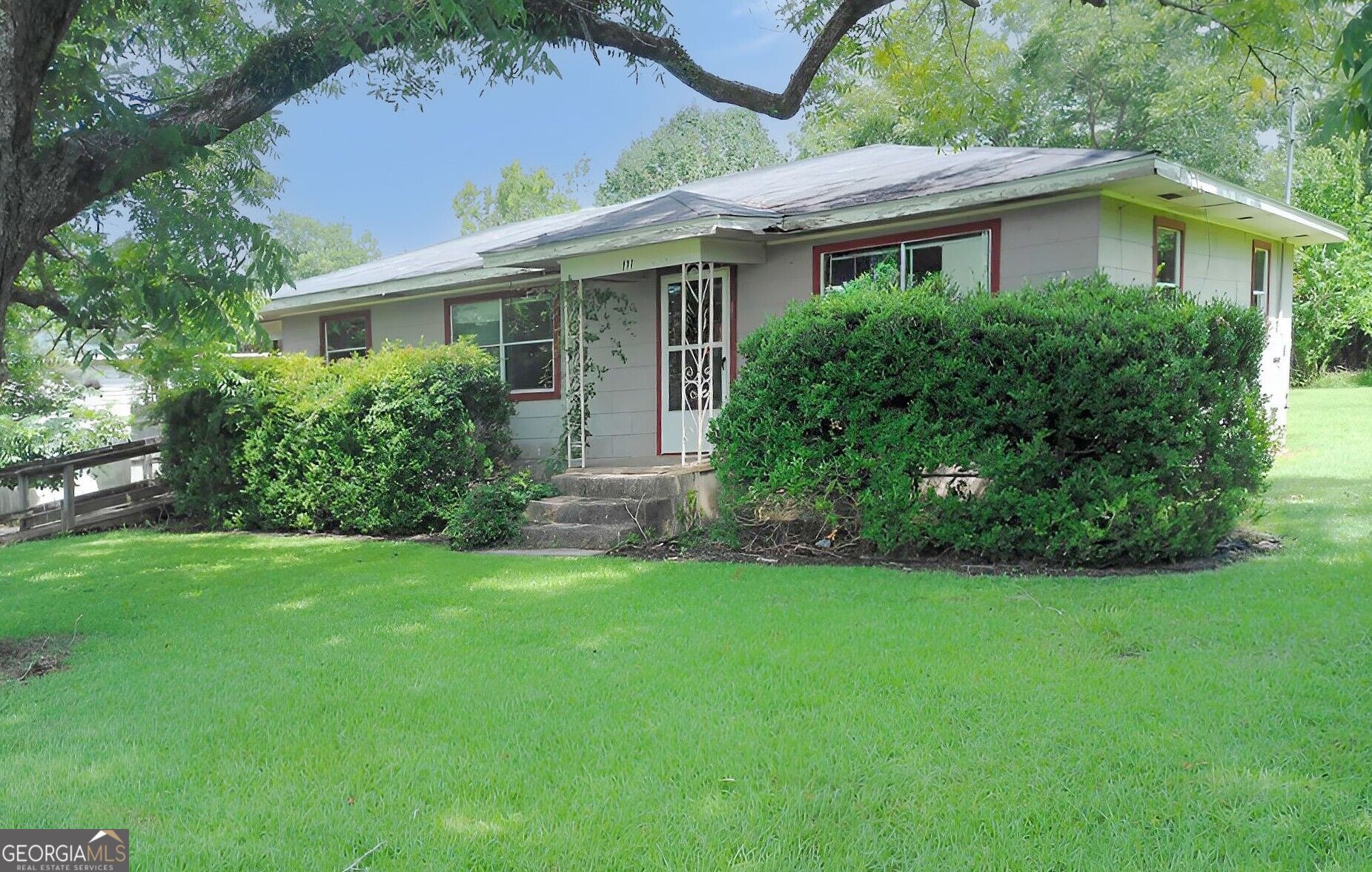 111 Magnolia Street Property Photo 1