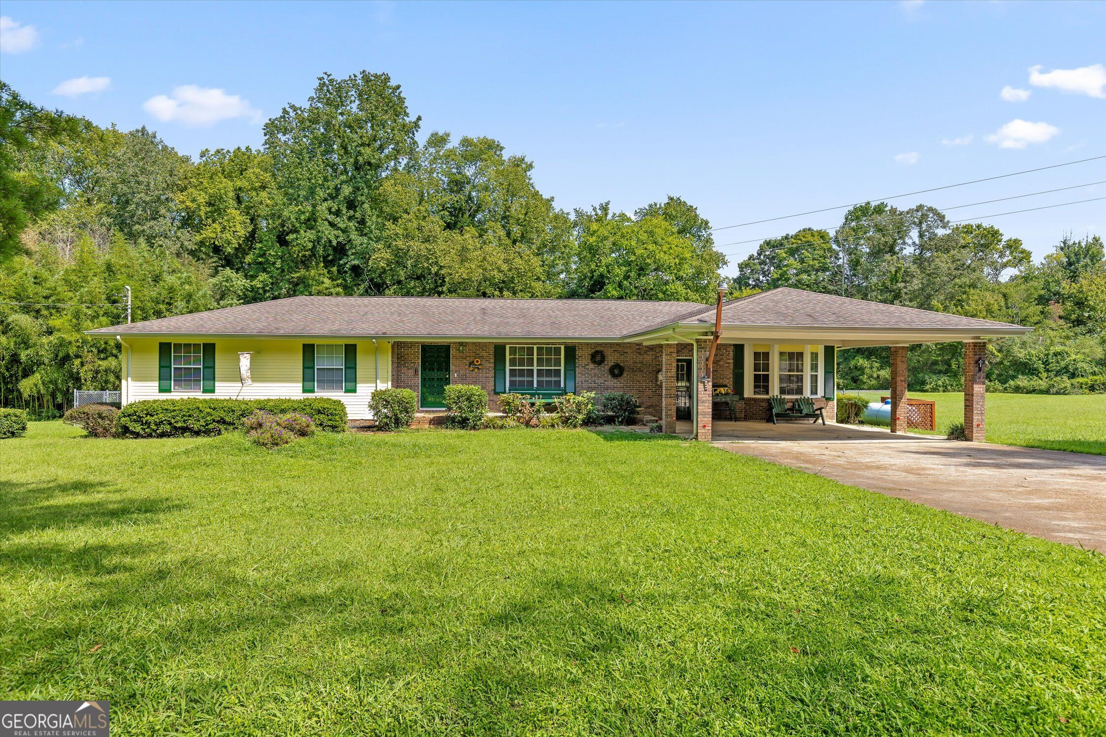 5652 Old Hunter Road Property Photo 1