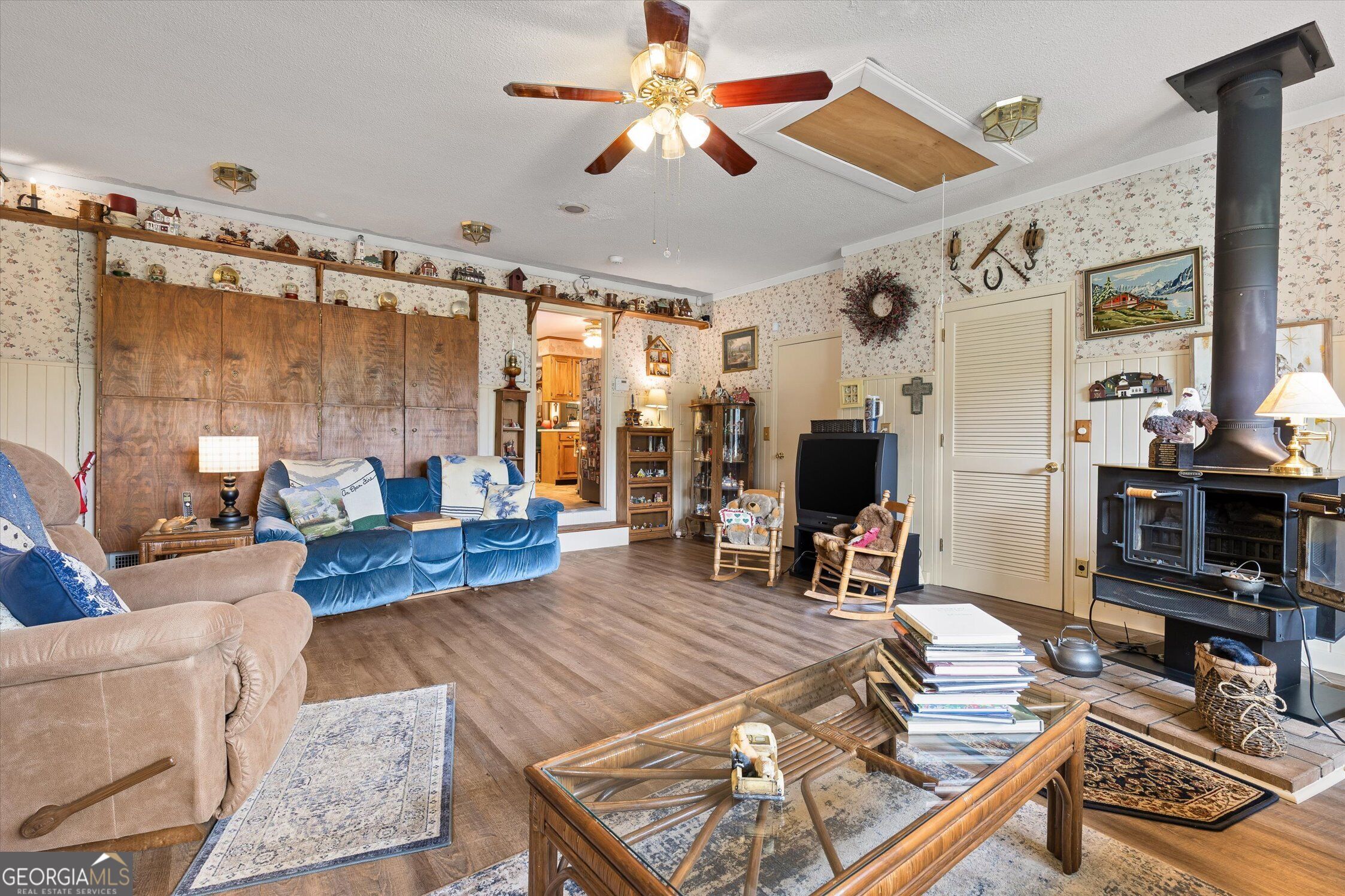 5652 Old Hunter Road Property Photo 3