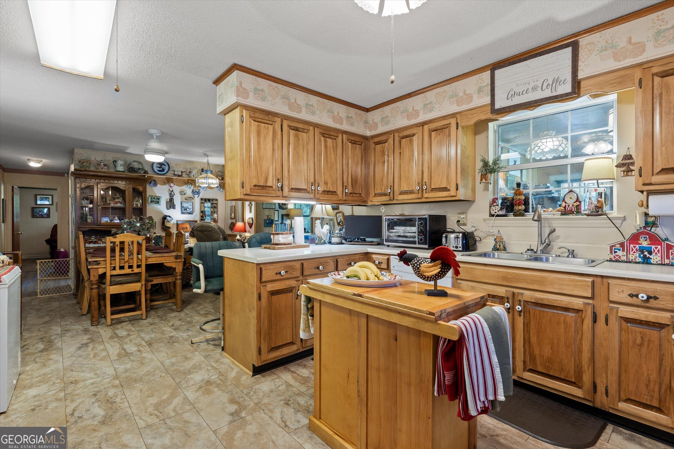 5652 Old Hunter Road Property Photo 7