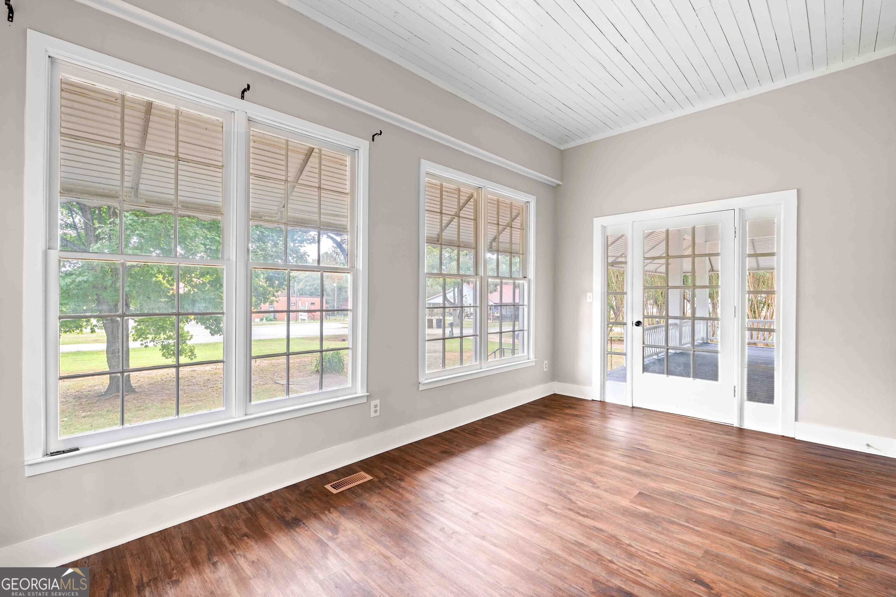 30 Depot Street Property Photo 8