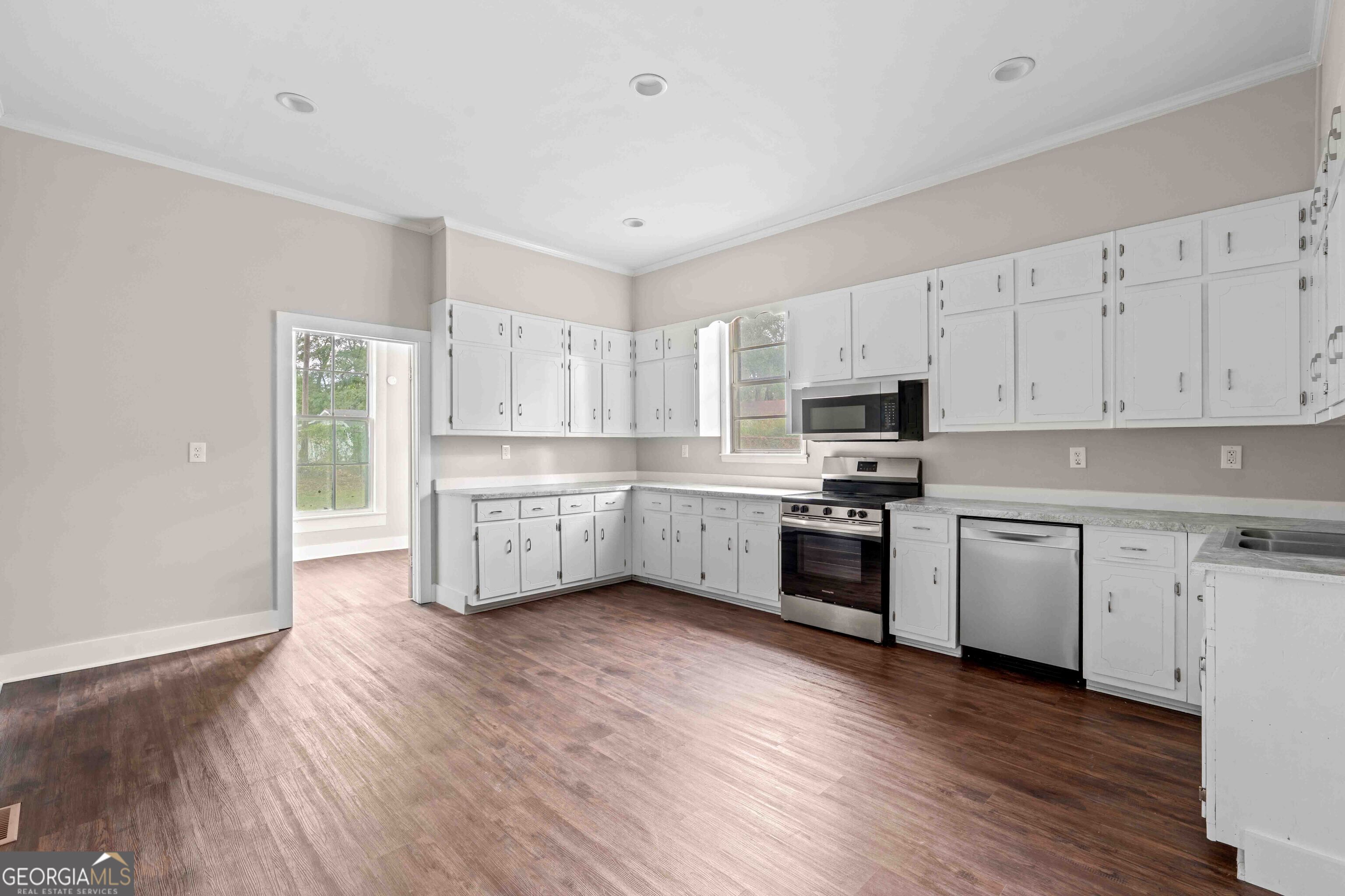 30 Depot Street Property Photo 18