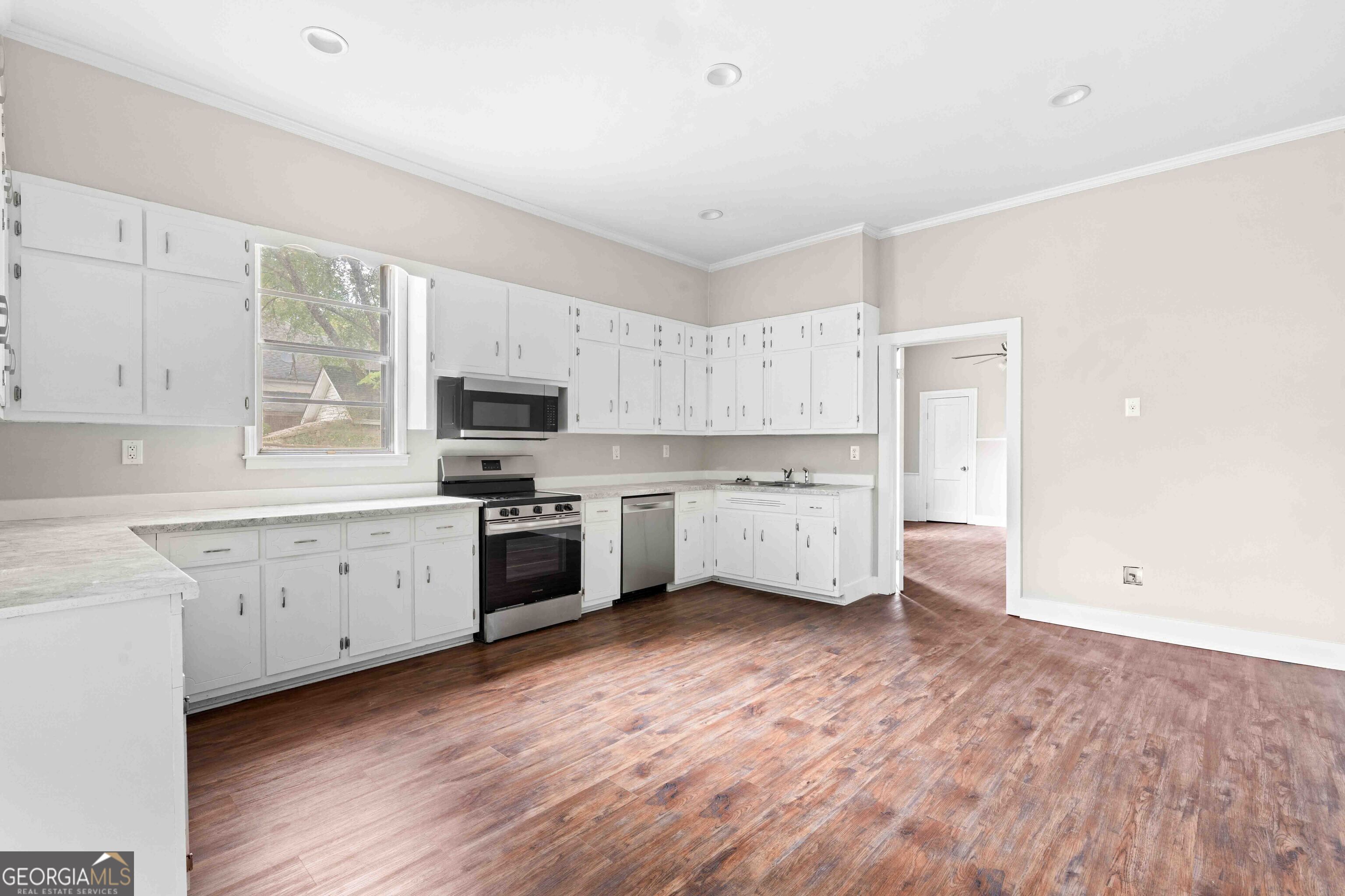 30 Depot Street Property Photo 19