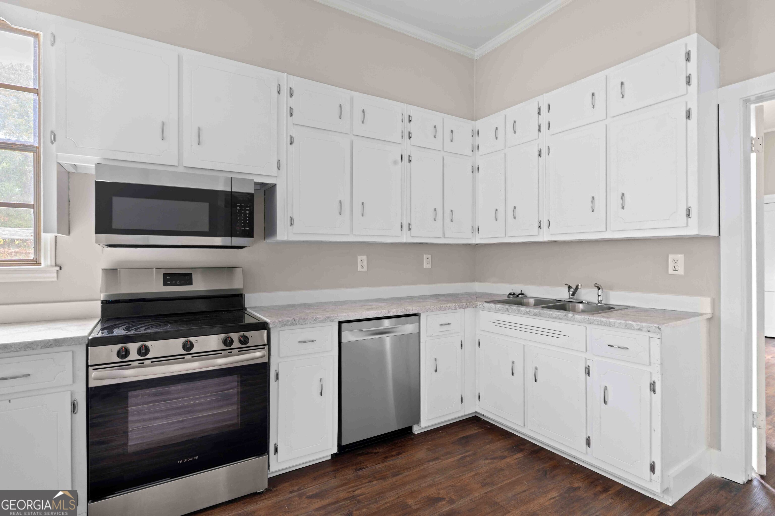 30 Depot Street Property Photo 23