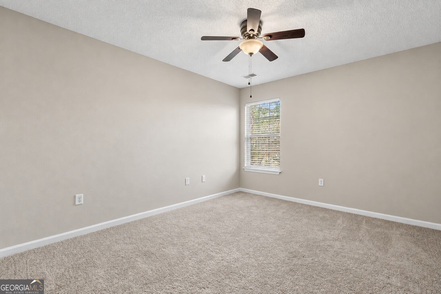 5030 Winfield Drive Property Photo 9