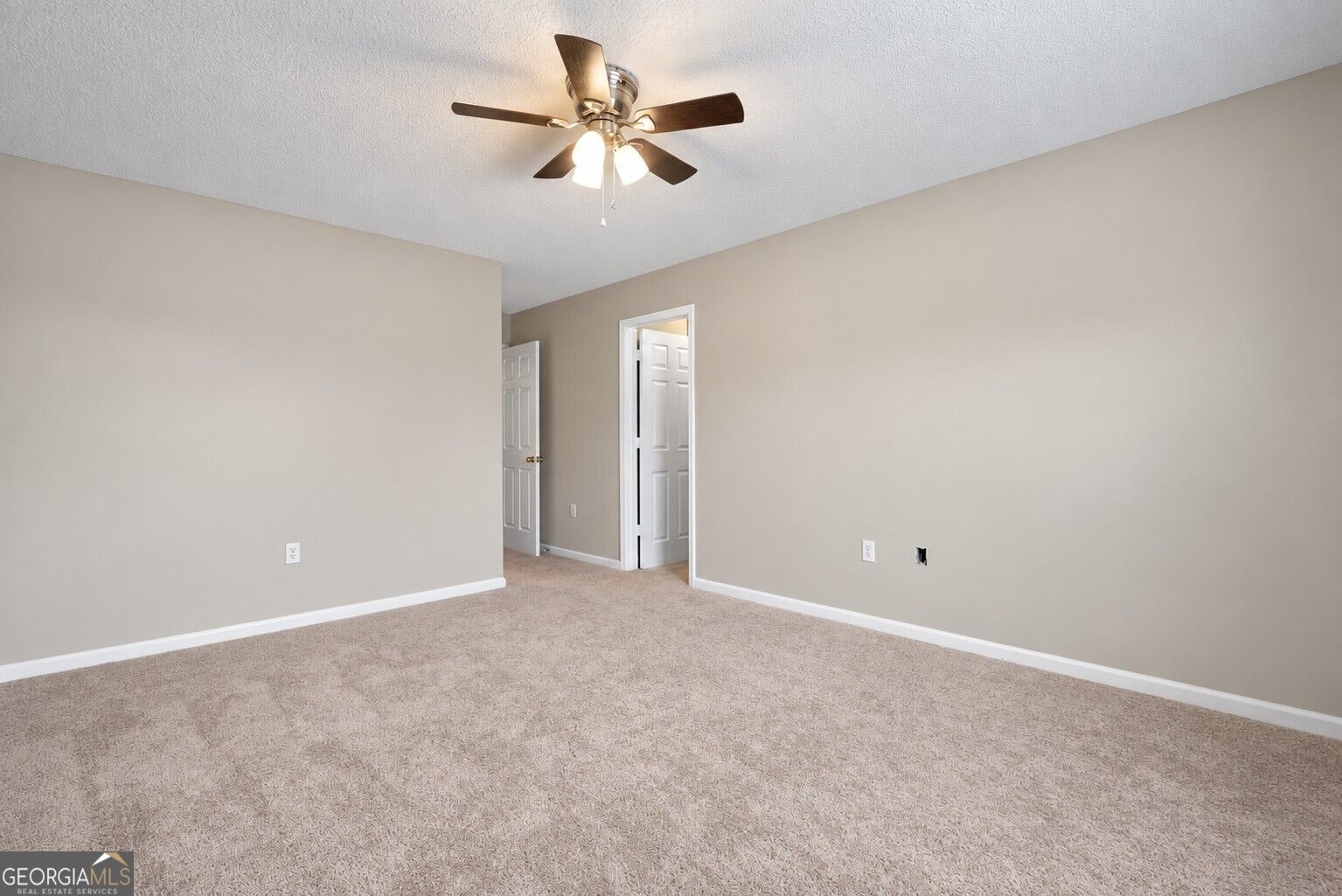 5030 Winfield Drive Property Photo 10