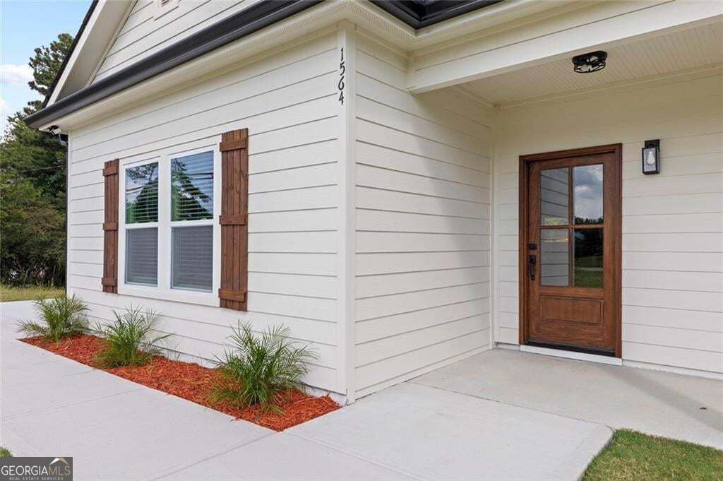 1564 Mcintosh Road Property Photo 3