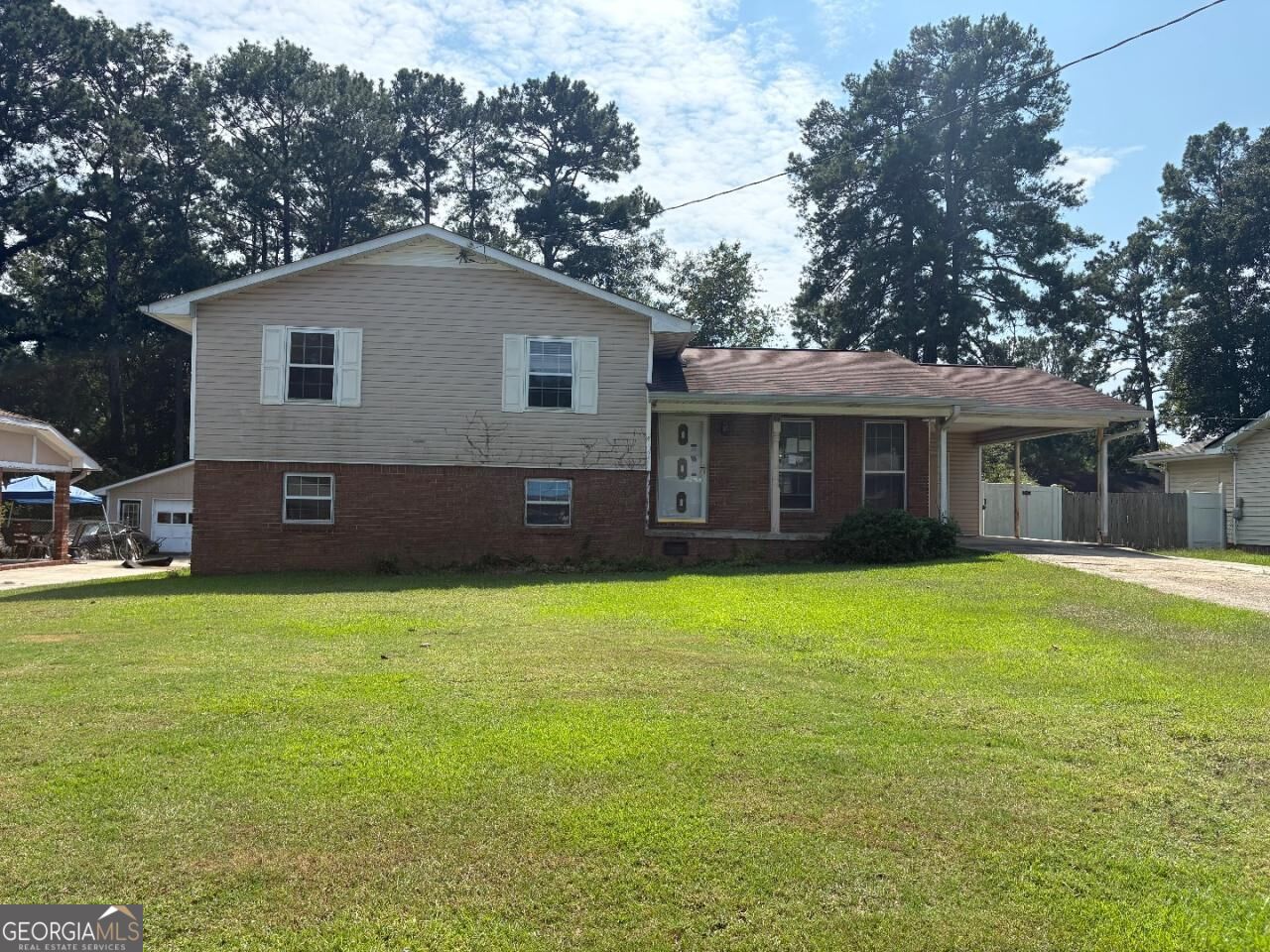 801 S Carter Drive Property Photo 1