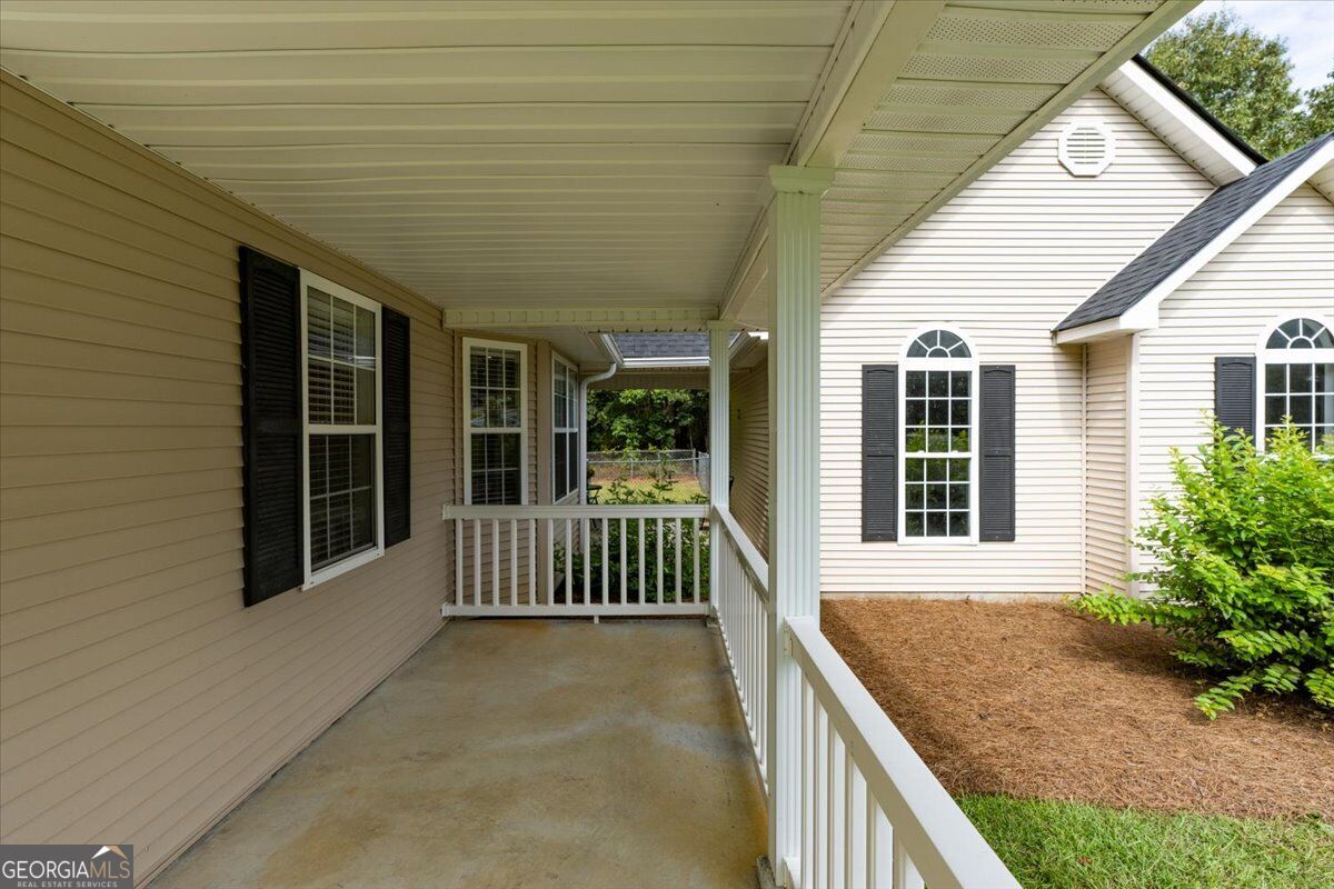 241 Graystone Pointe Drive Property Photo 5