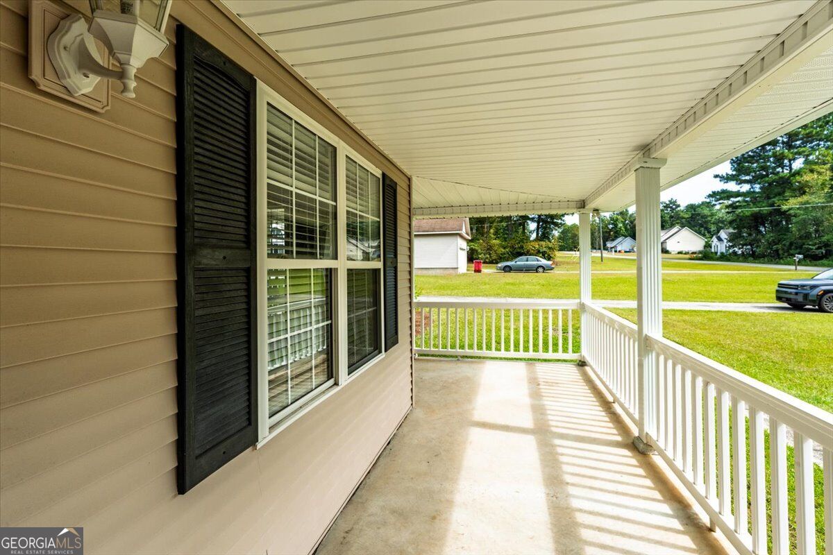 241 Graystone Pointe Drive Property Photo 6