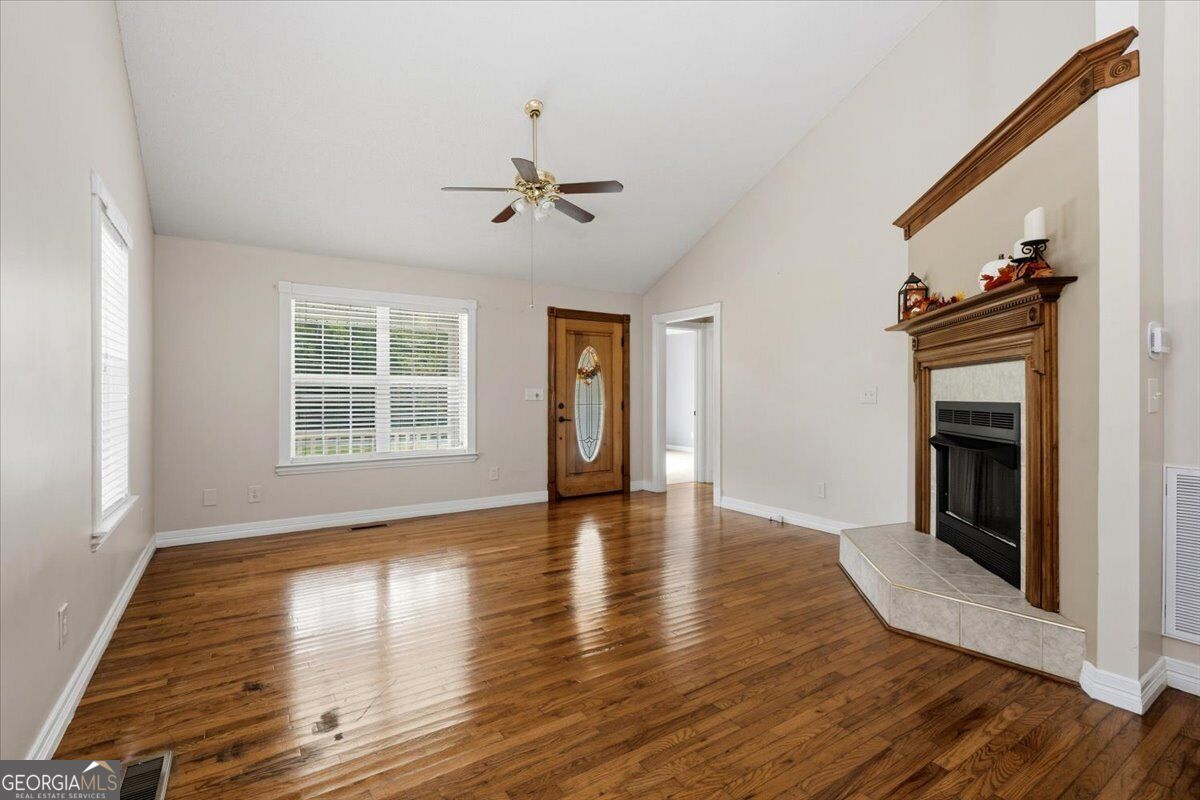 241 Graystone Pointe Drive Property Photo 8