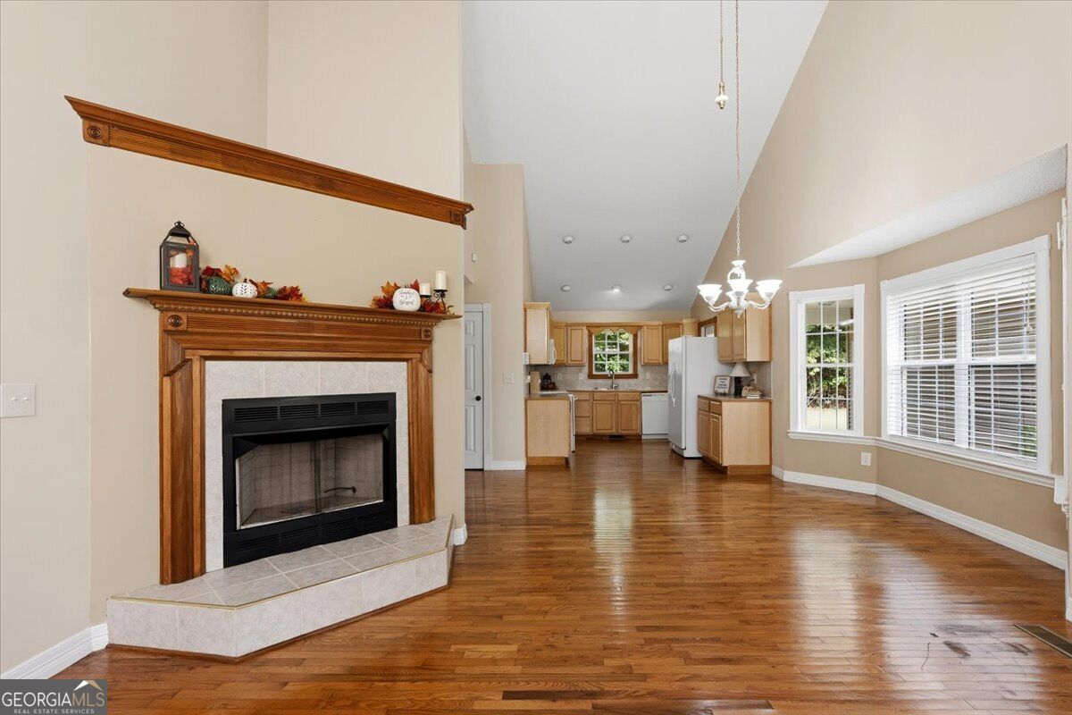 241 Graystone Pointe Drive Property Photo 9