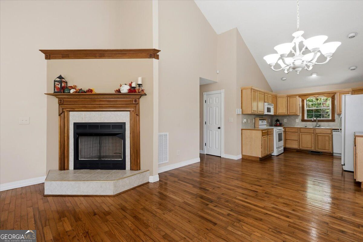 241 Graystone Pointe Drive Property Photo 11