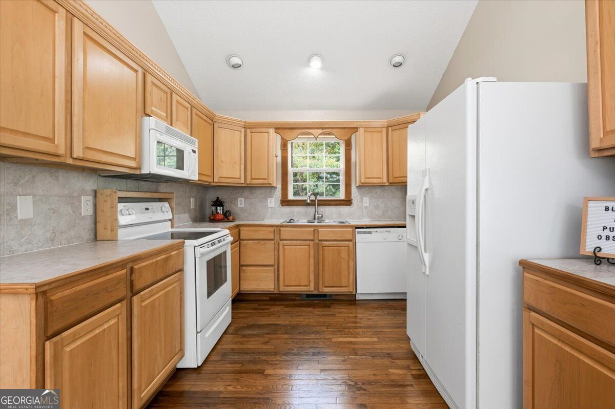 241 Graystone Pointe Drive Property Photo 12