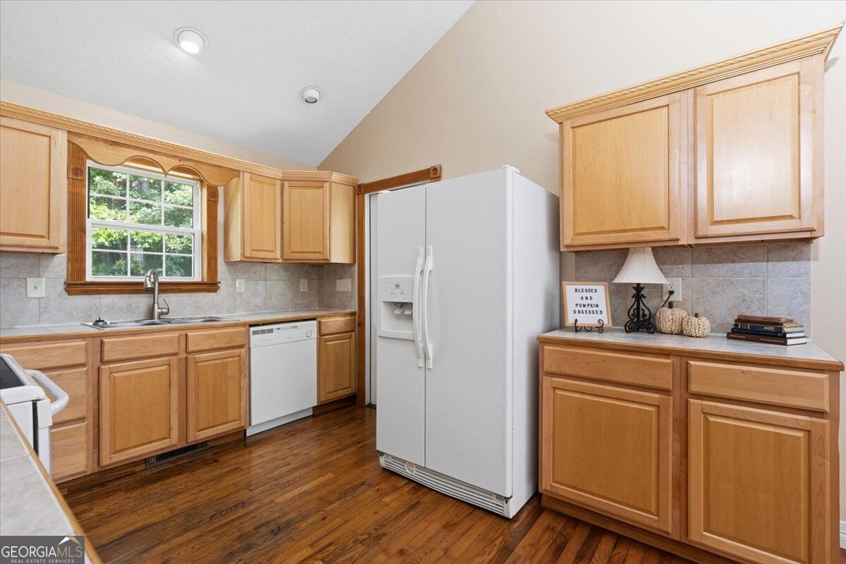 241 Graystone Pointe Drive Property Photo 14