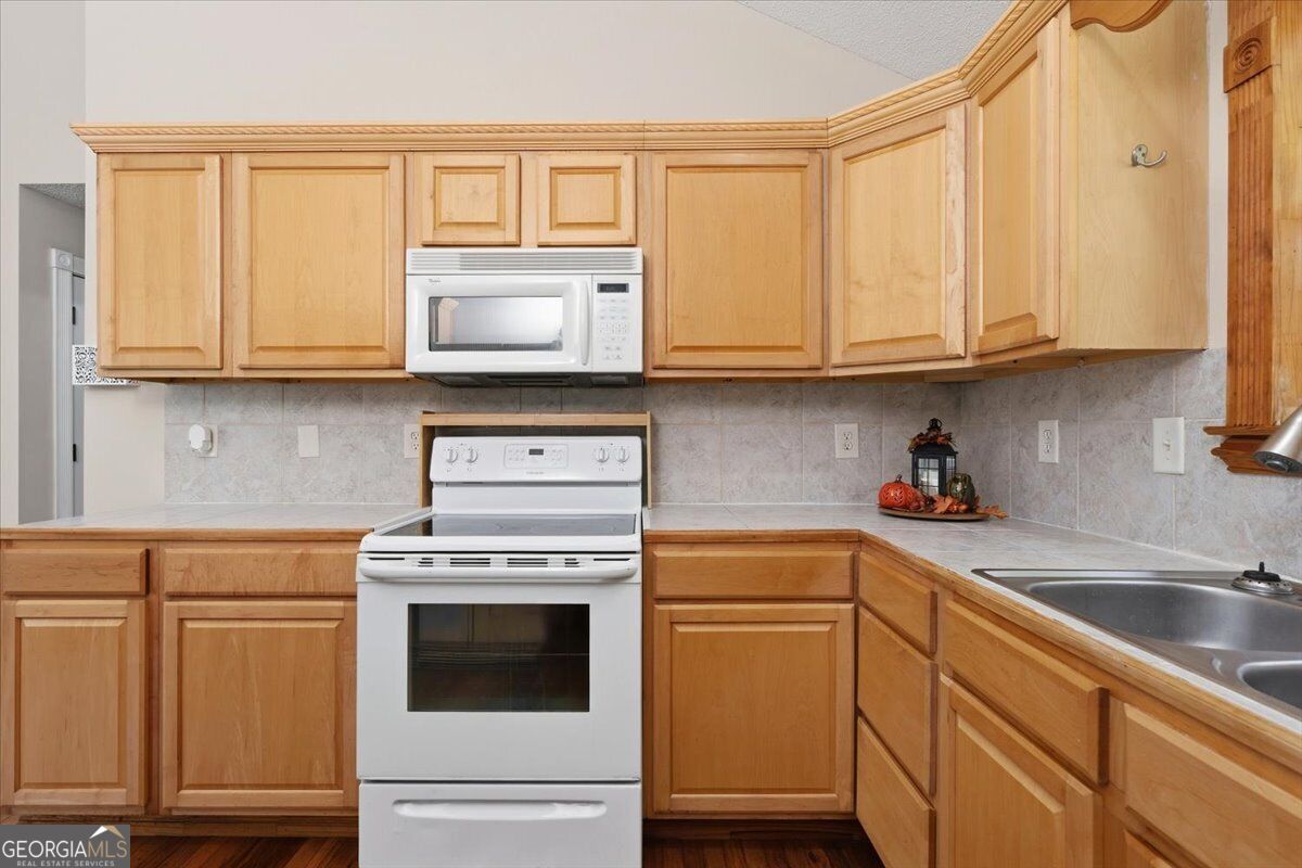 241 Graystone Pointe Drive Property Photo 15