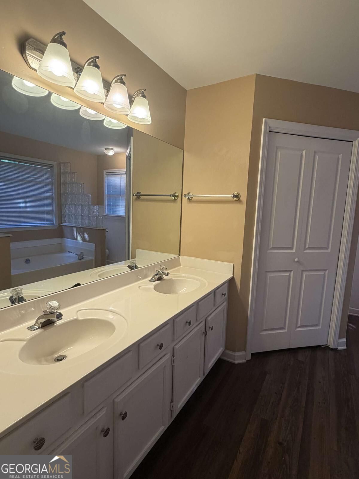 814 Michael Lee Way Property Photo 6