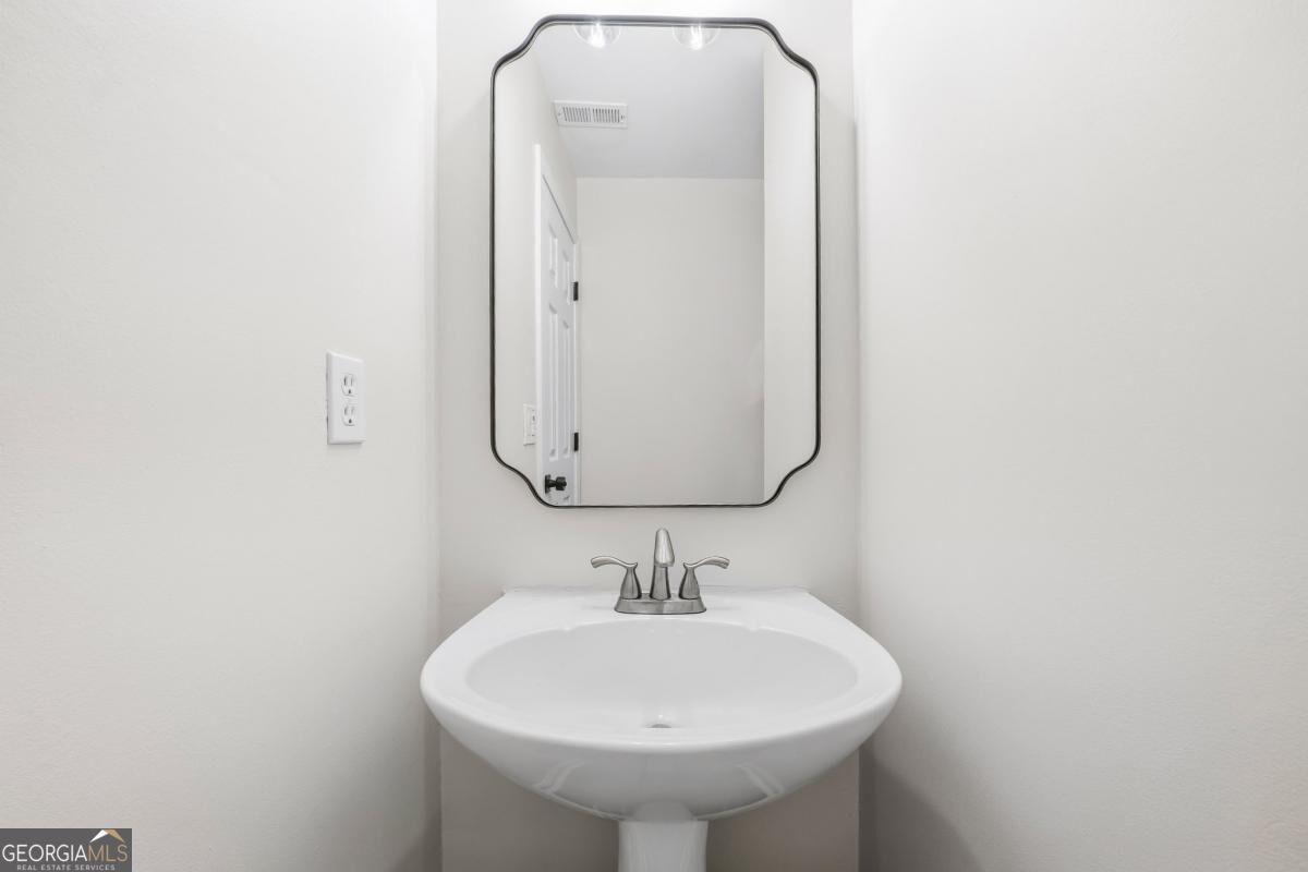 4052 Thornbrook Lane Property Photo 15