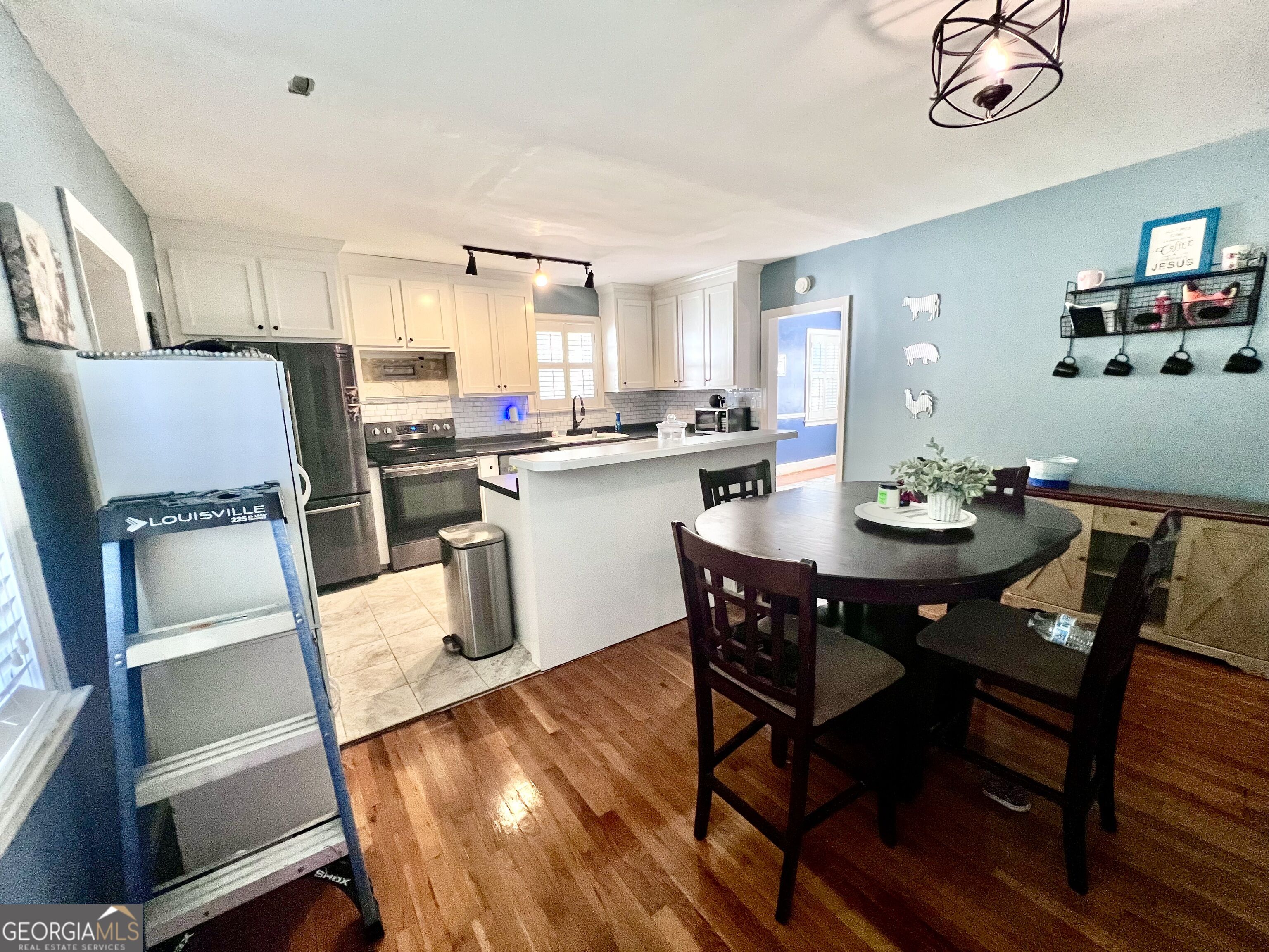 203 Teel Road Property Photo 13