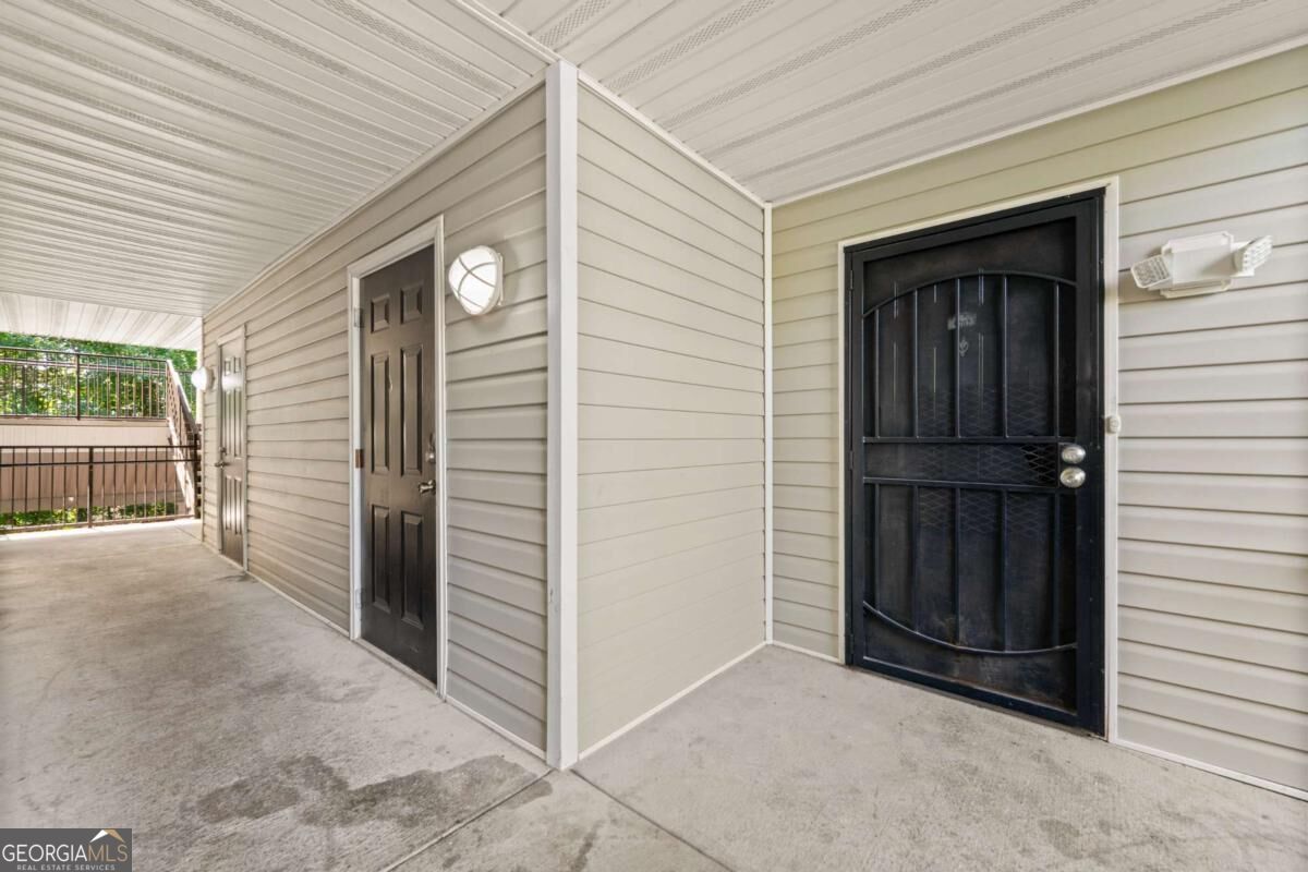 9202 Fairington Ridg Circle Property Photo 2