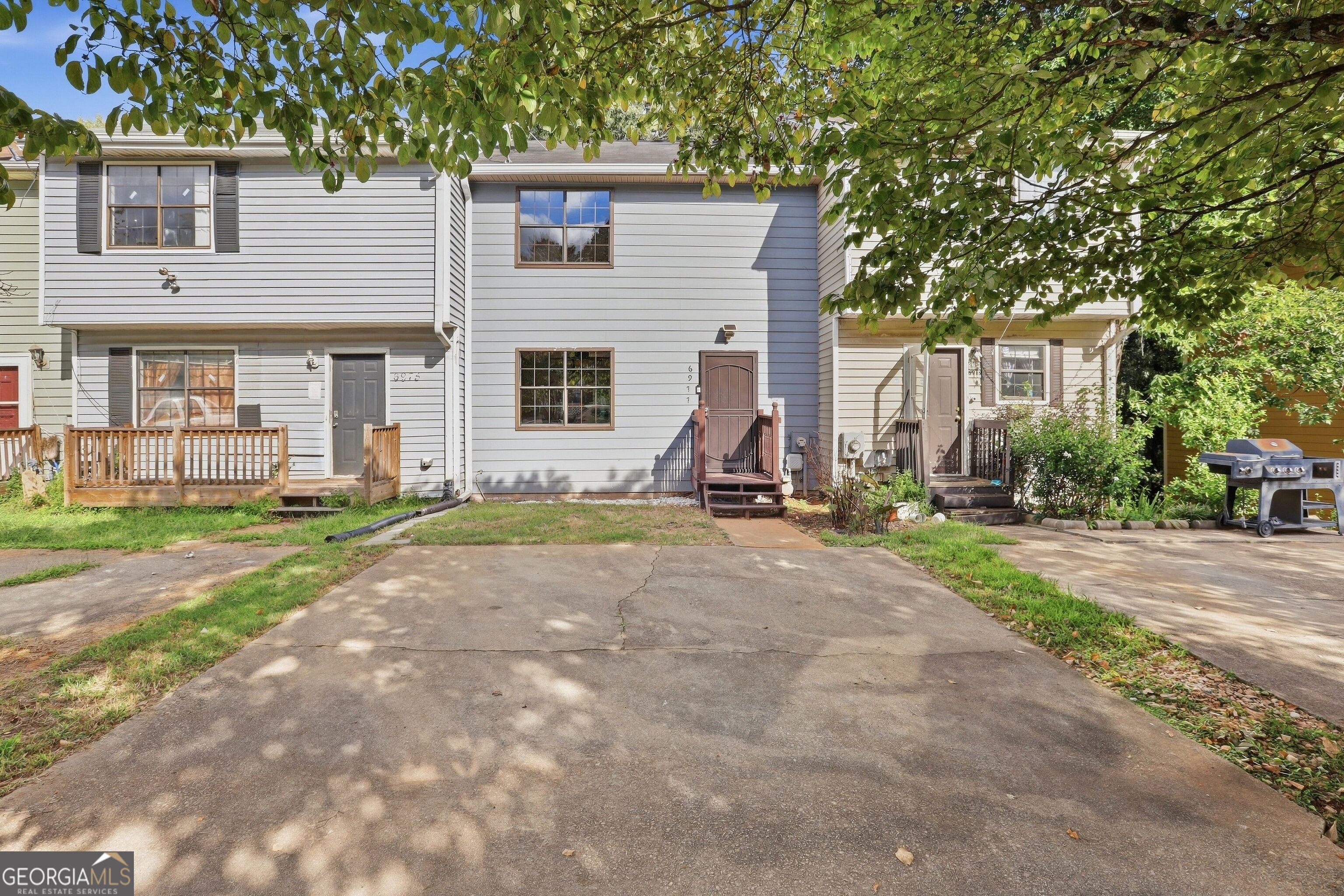 6977 Flagstone Drive Property Photo 1