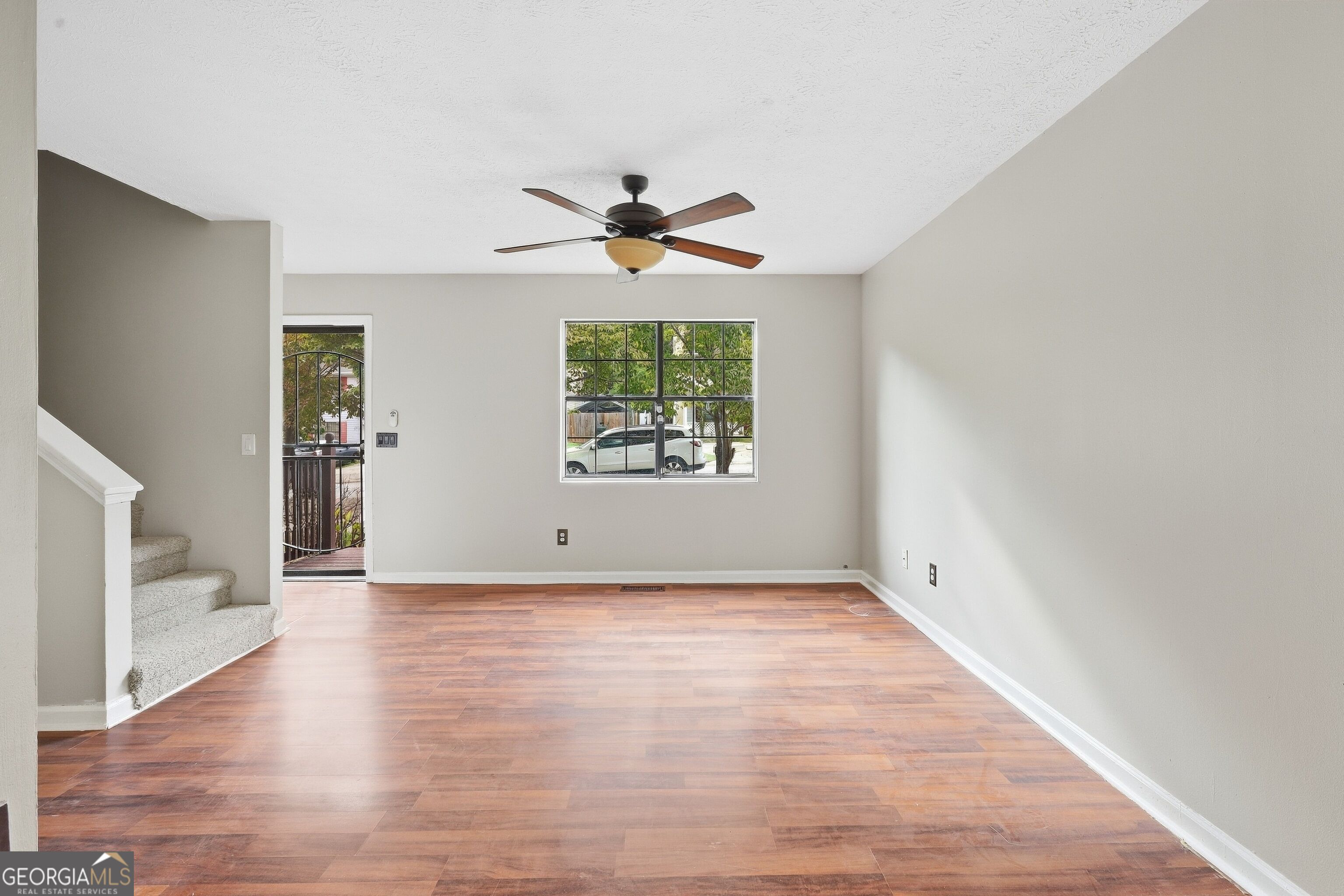 6977 Flagstone Drive Property Photo 3